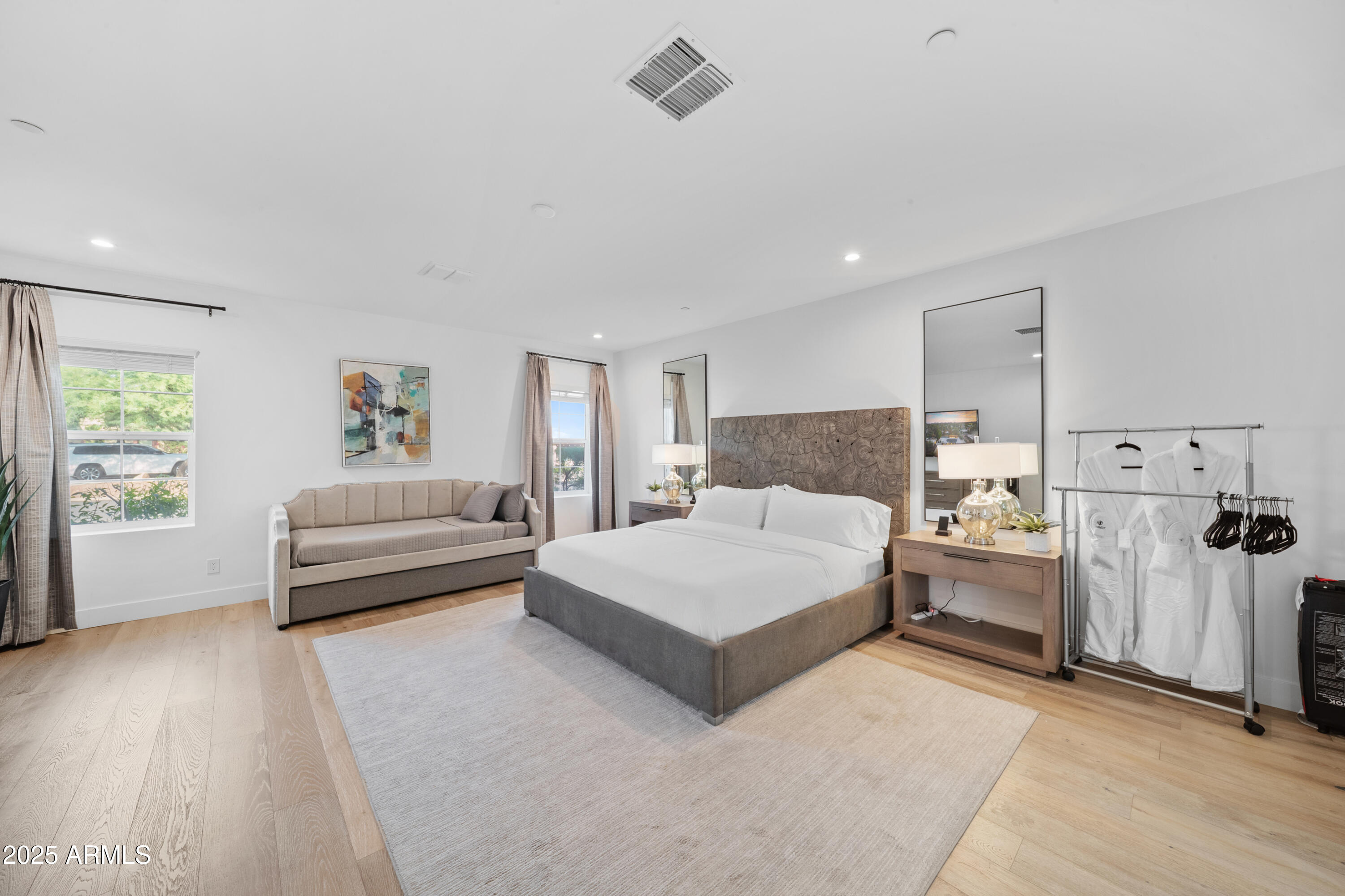 THUNDERBIRD EAST 3 - Residential