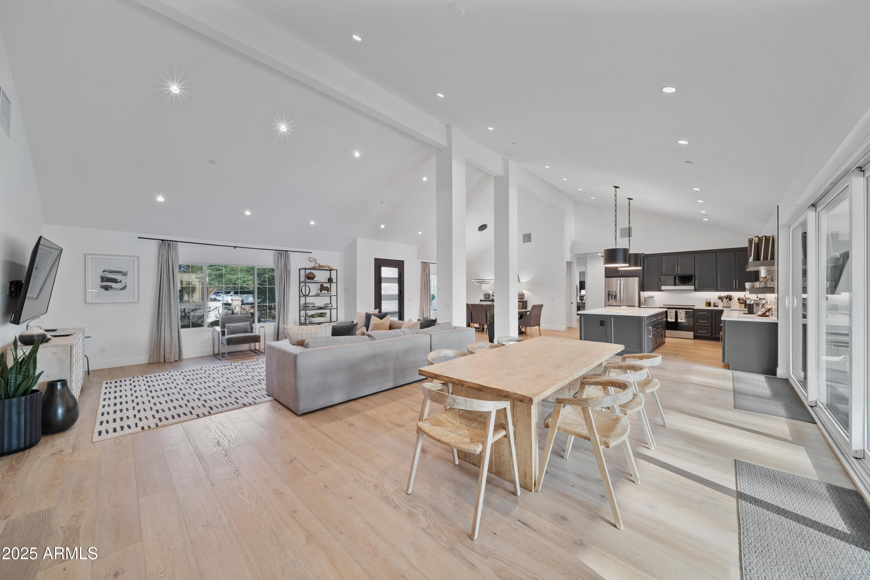 THUNDERBIRD EAST 3 - Residential