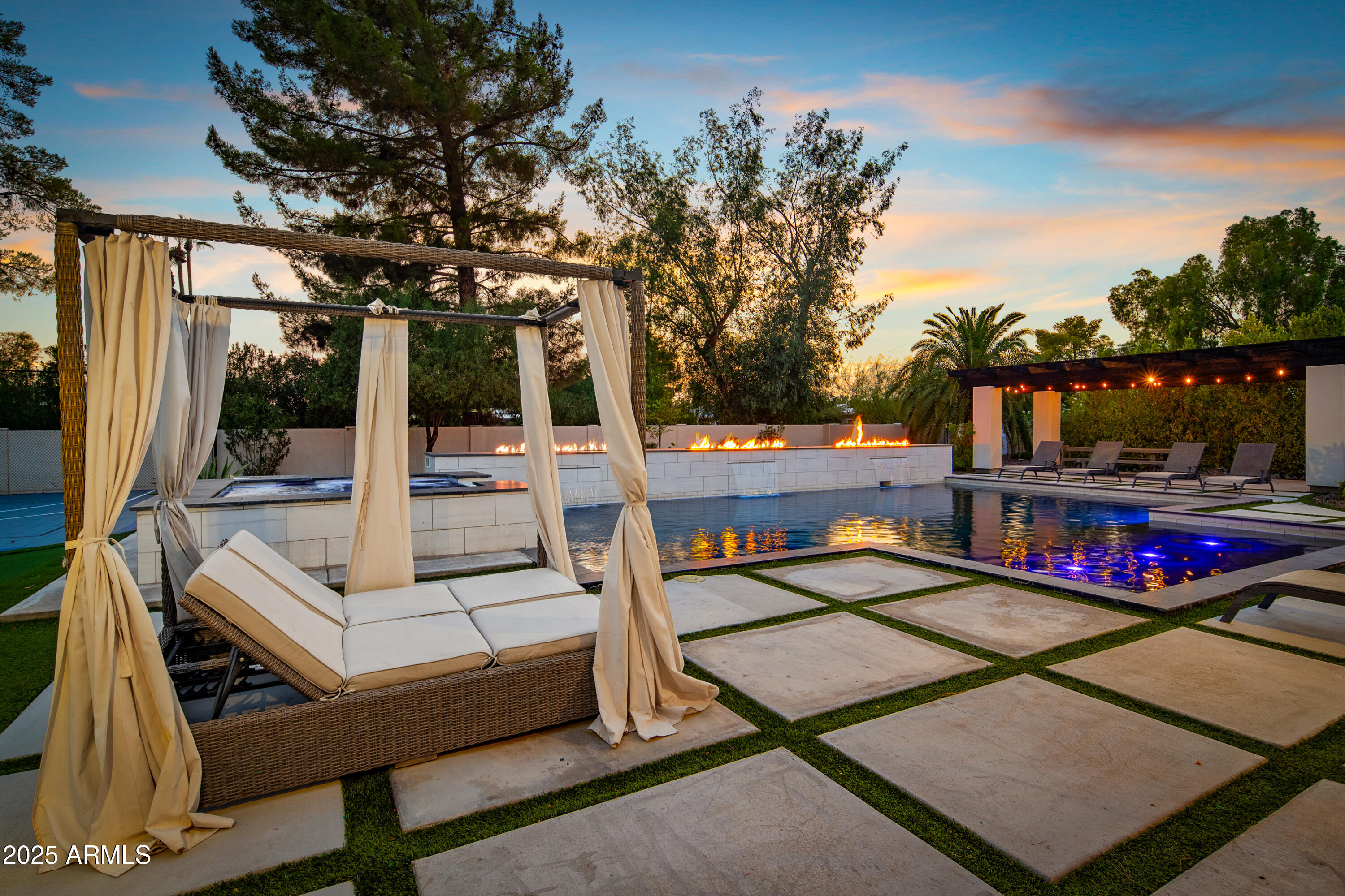 THUNDERBIRD EAST 3 - Residential