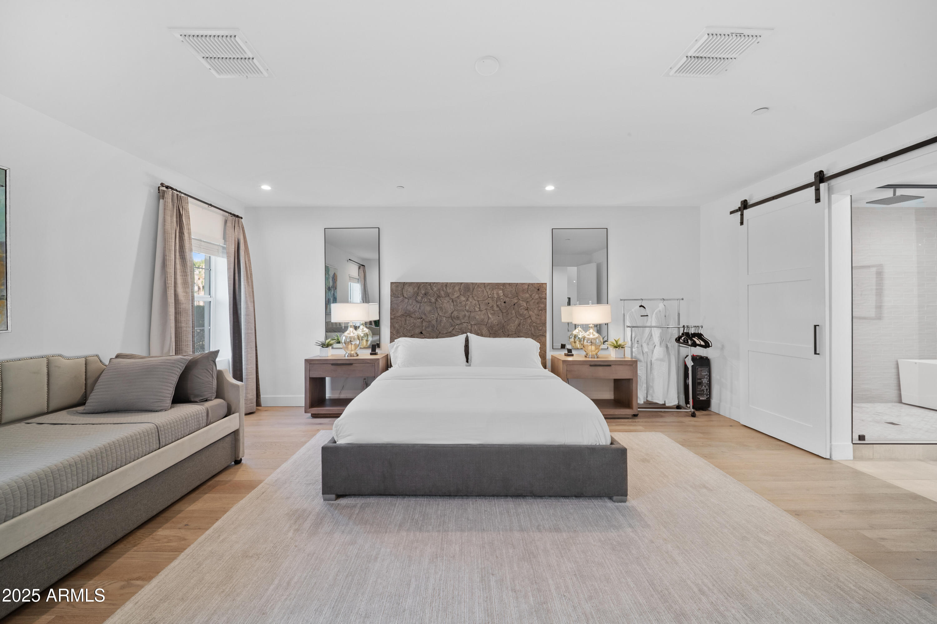 THUNDERBIRD EAST 3 - Residential
