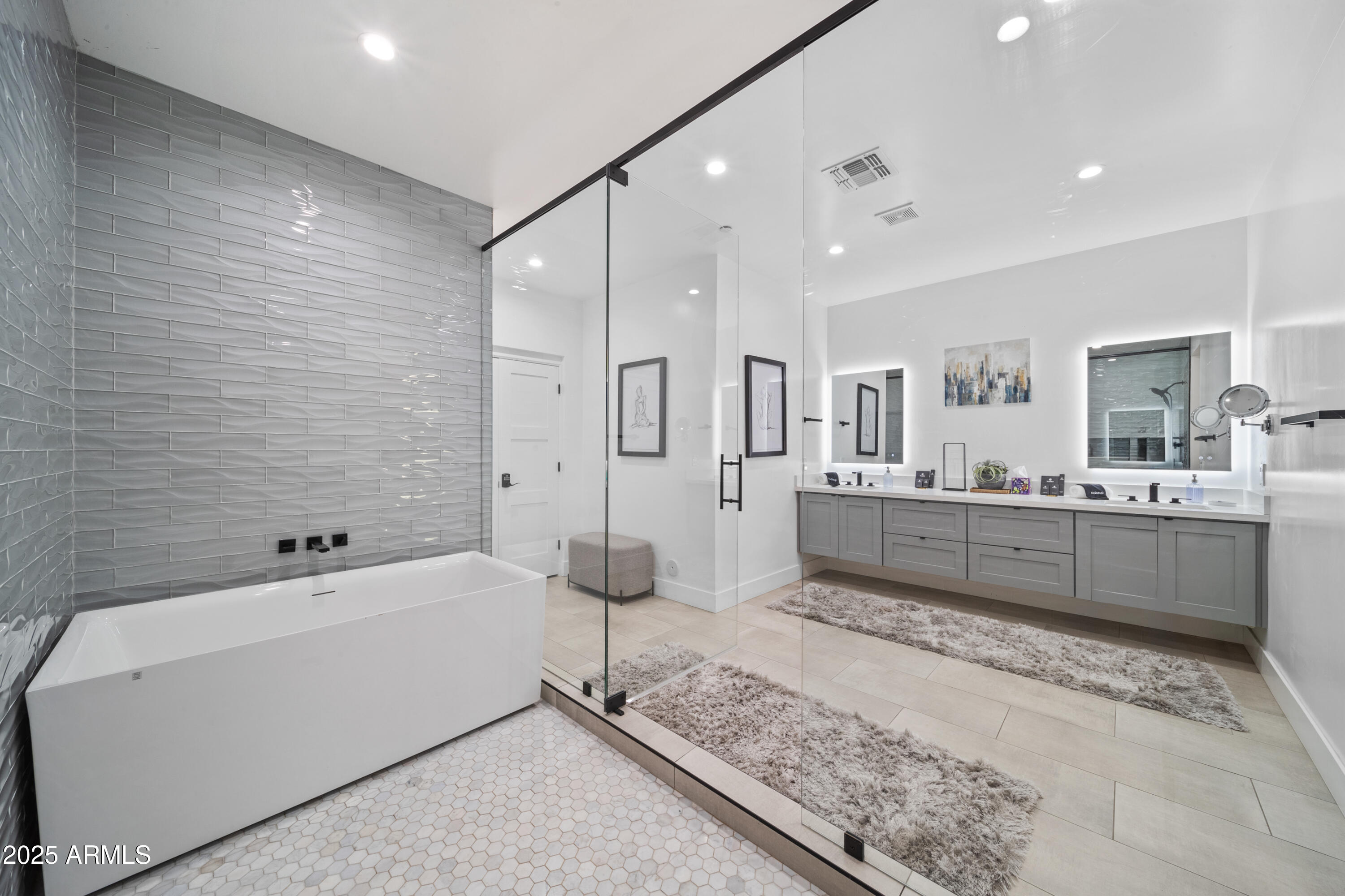 THUNDERBIRD EAST 3 - Residential