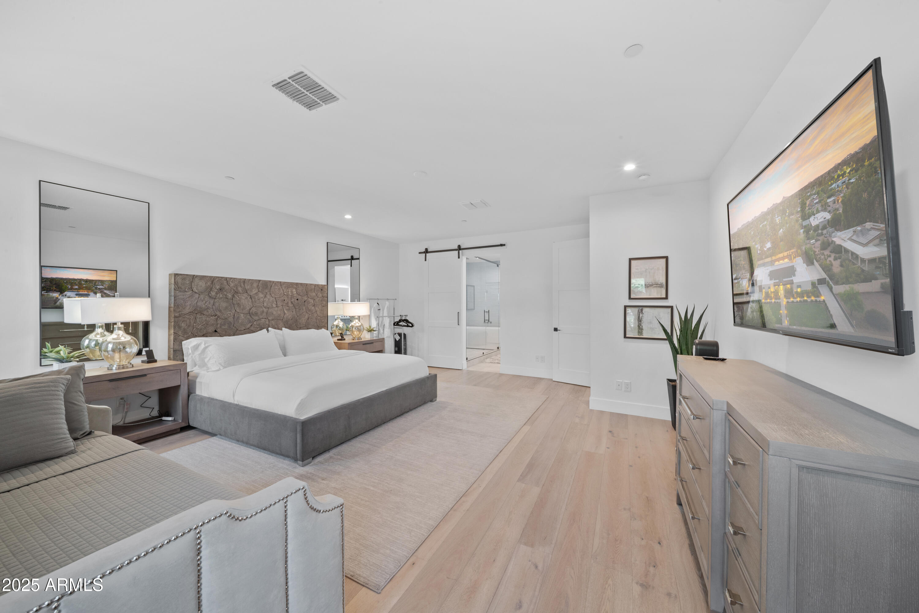 THUNDERBIRD EAST 3 - Residential