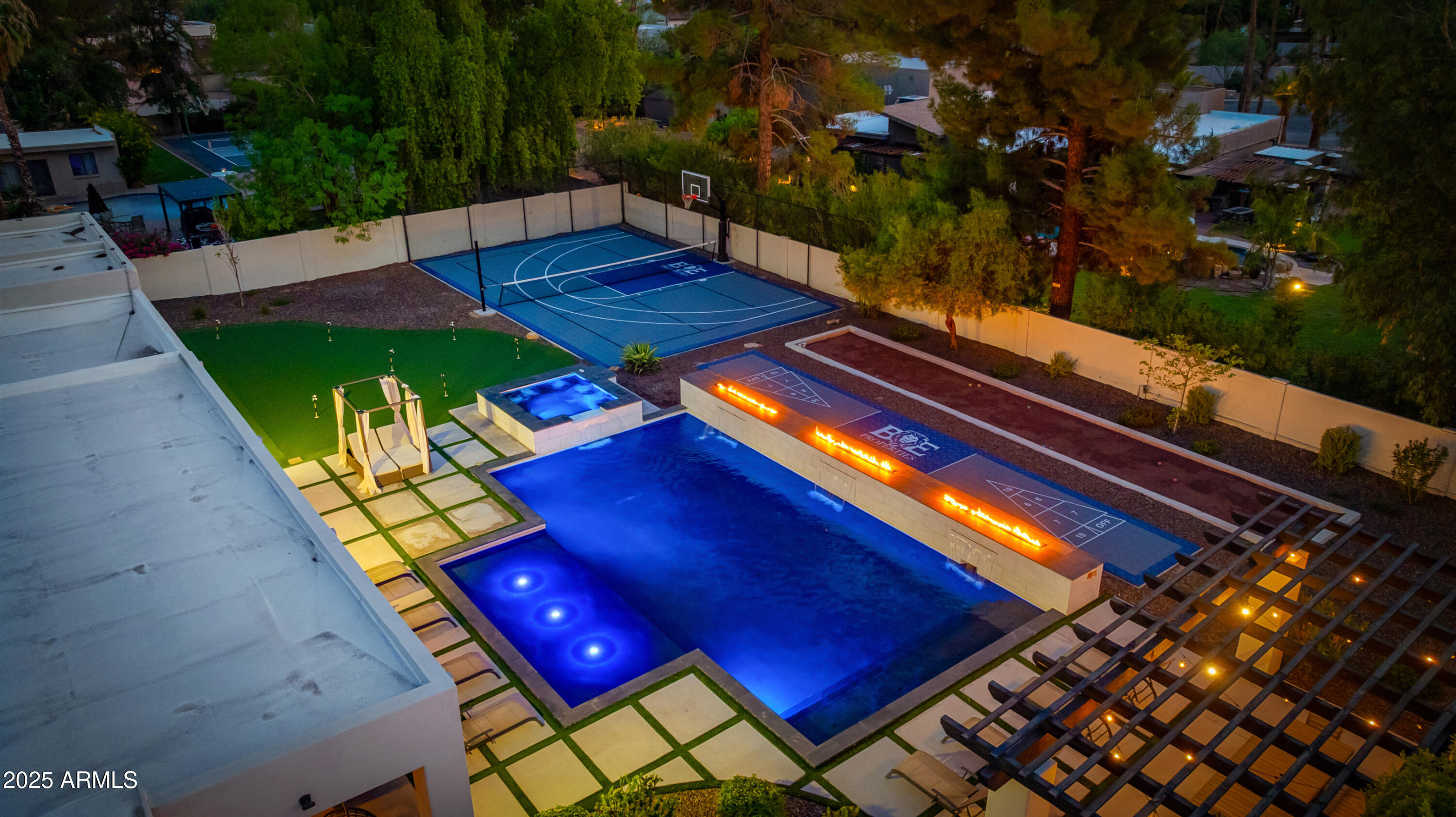 THUNDERBIRD EAST 3 - Residential