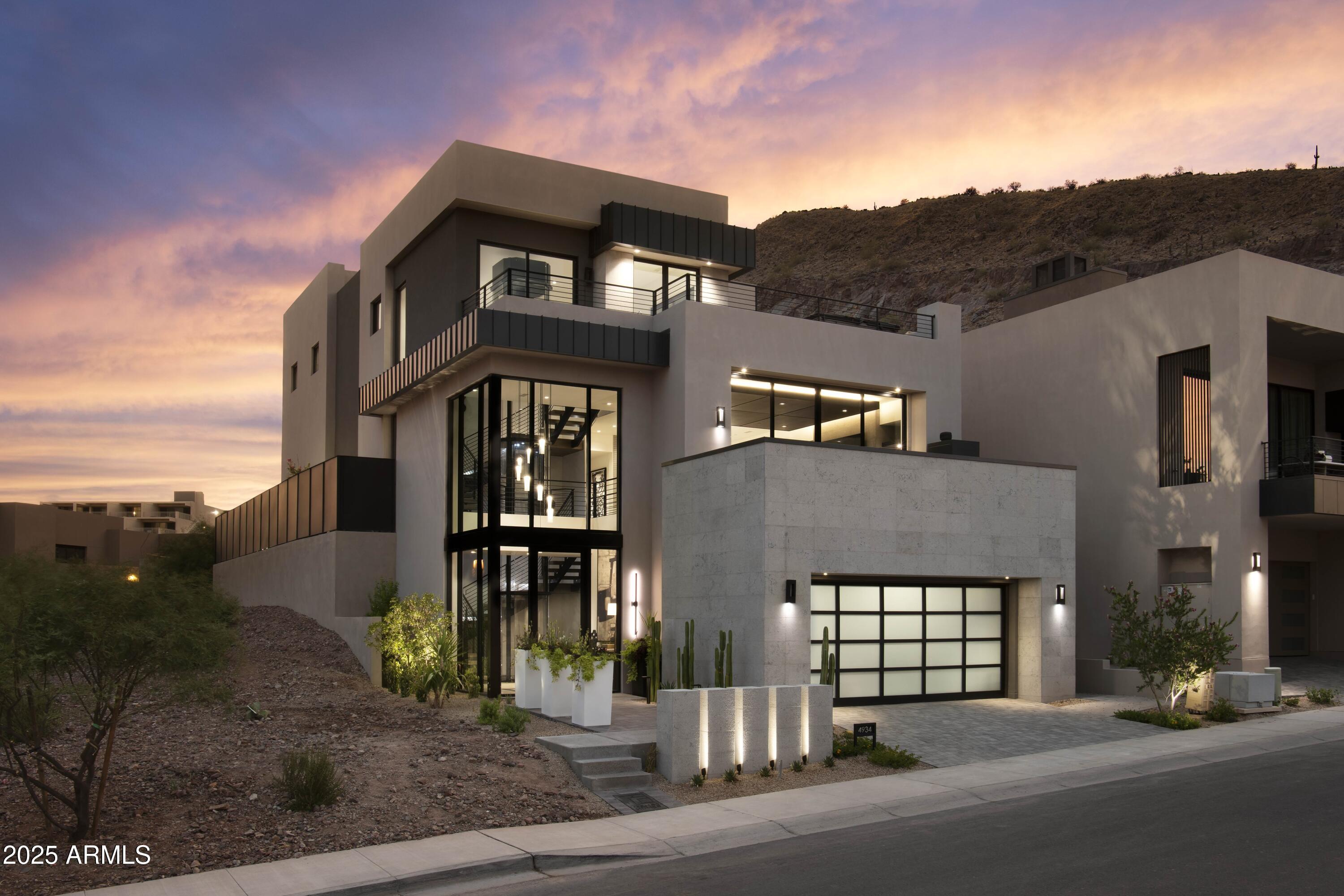 ASCENT AT THE PHOENICIAN THE ESTATES - Residential