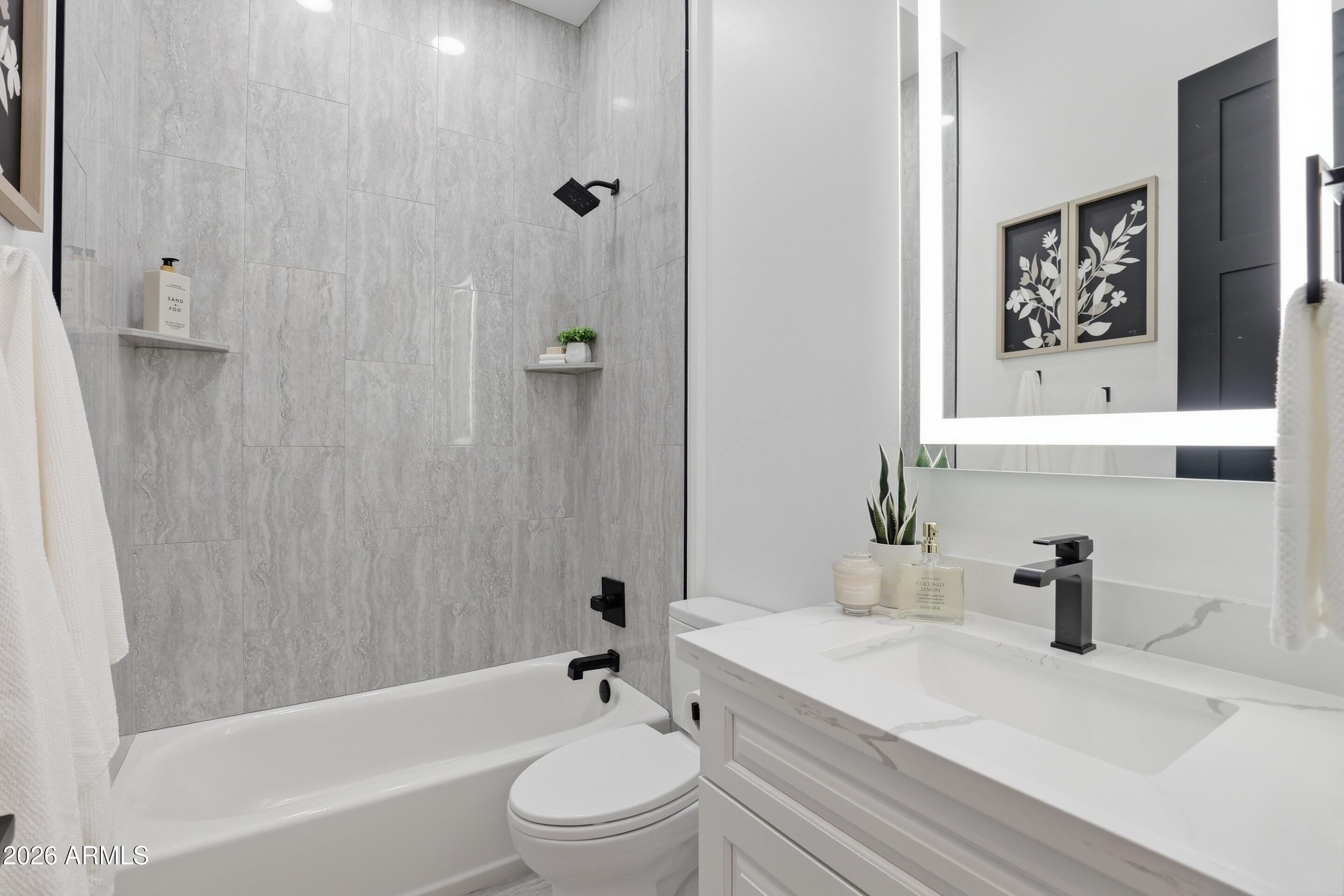 THE KNOLLS 2 - Residential