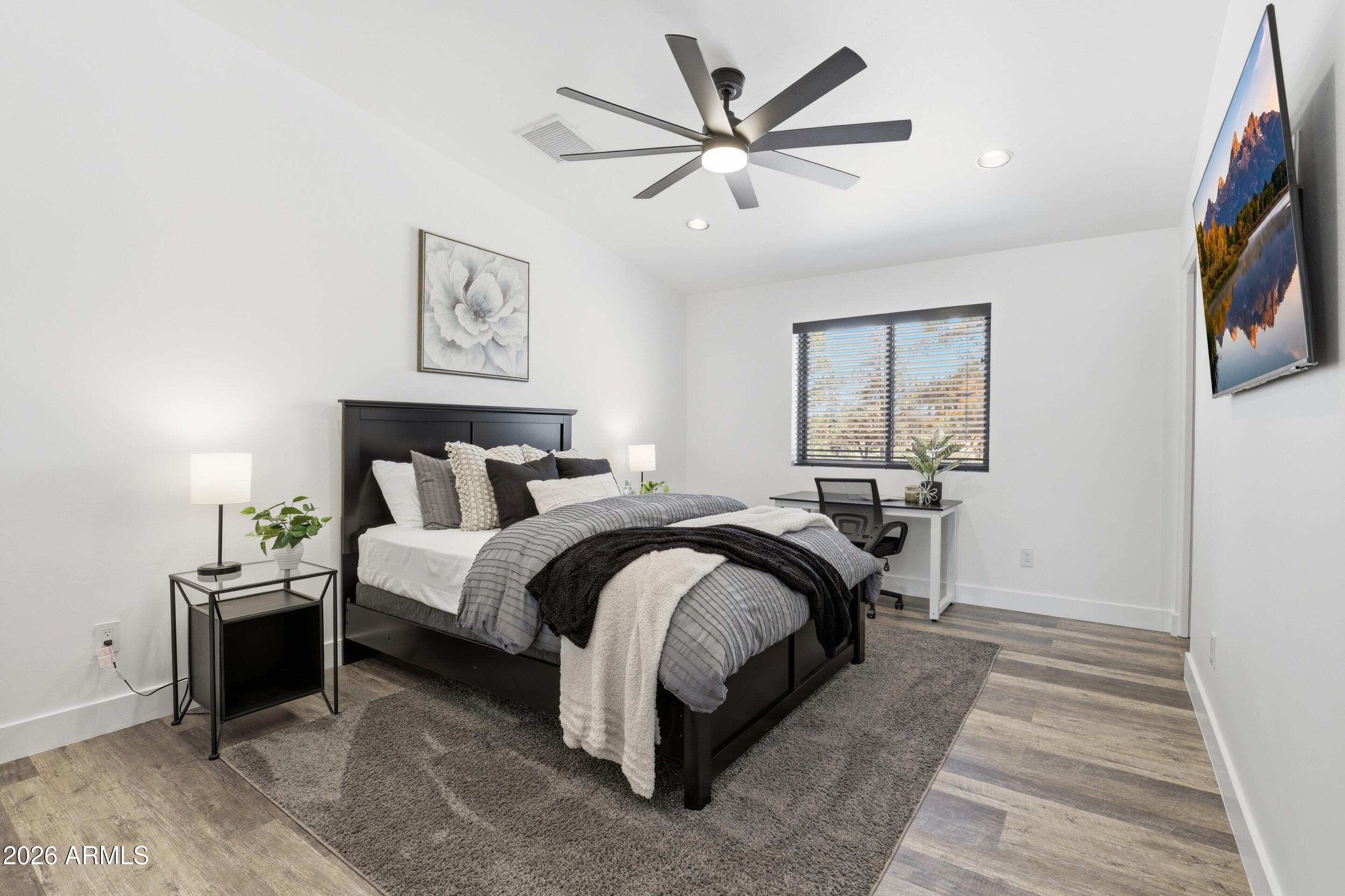 THE KNOLLS 2 - Residential