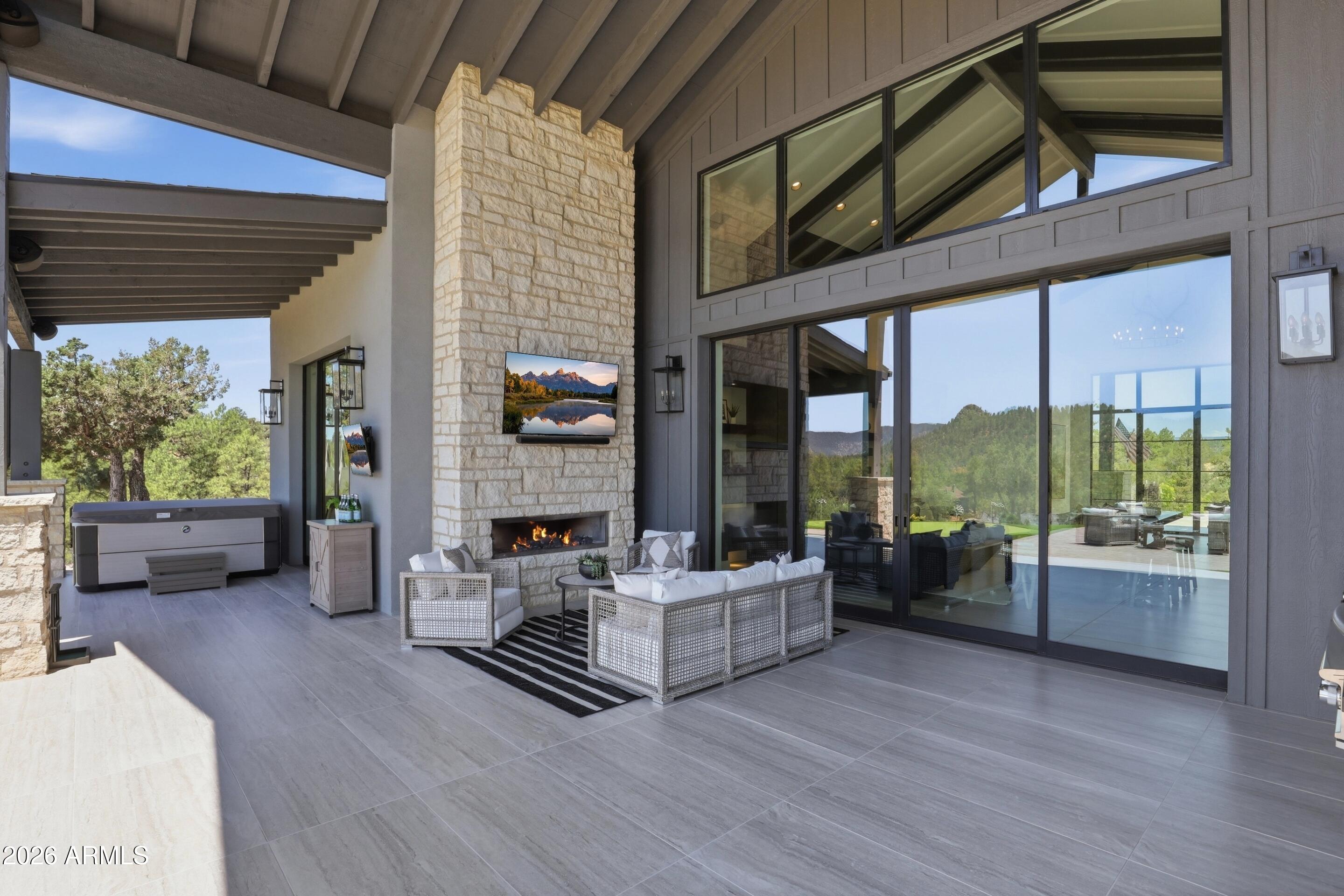 THE KNOLLS 2 - Residential