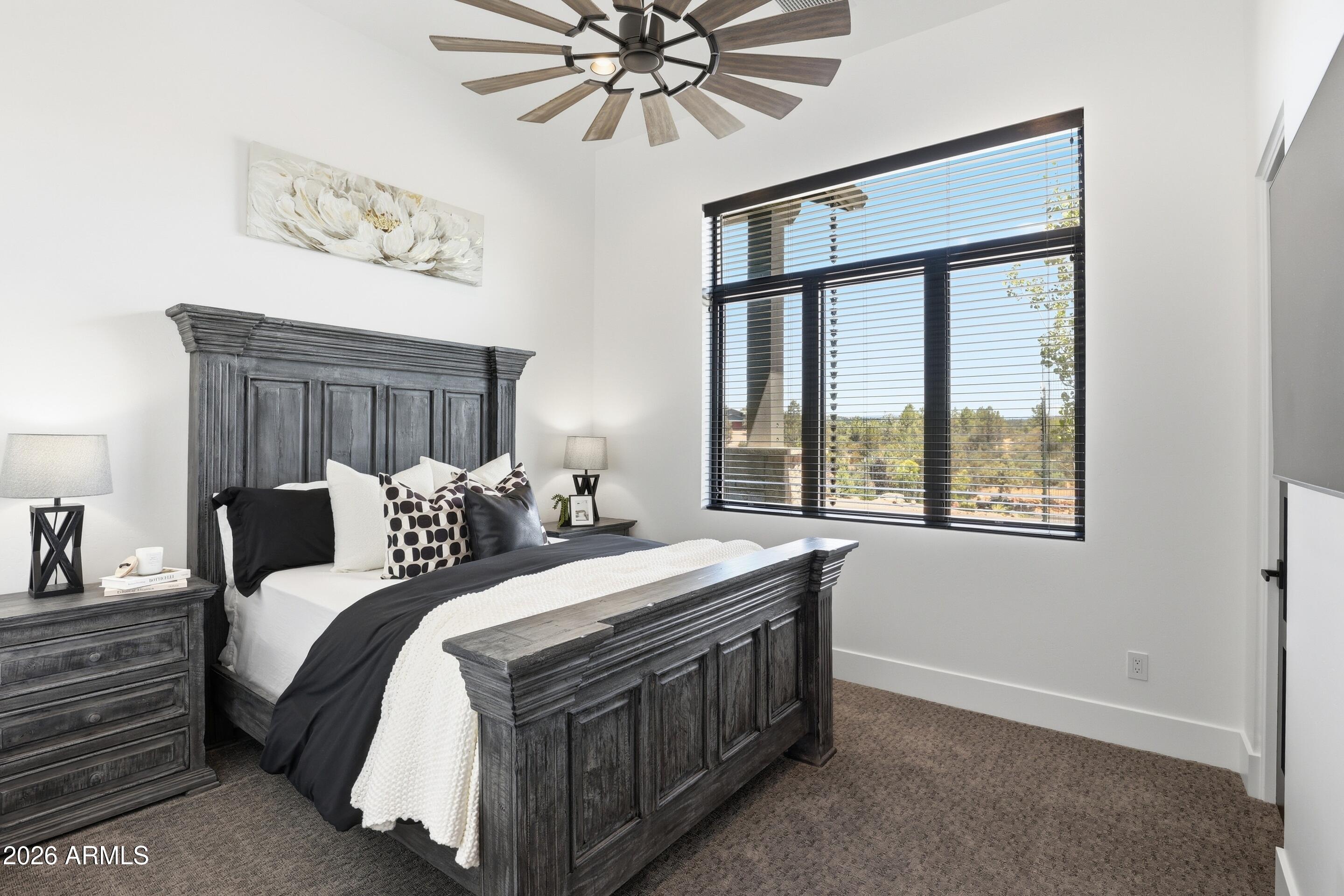 THE KNOLLS 2 - Residential