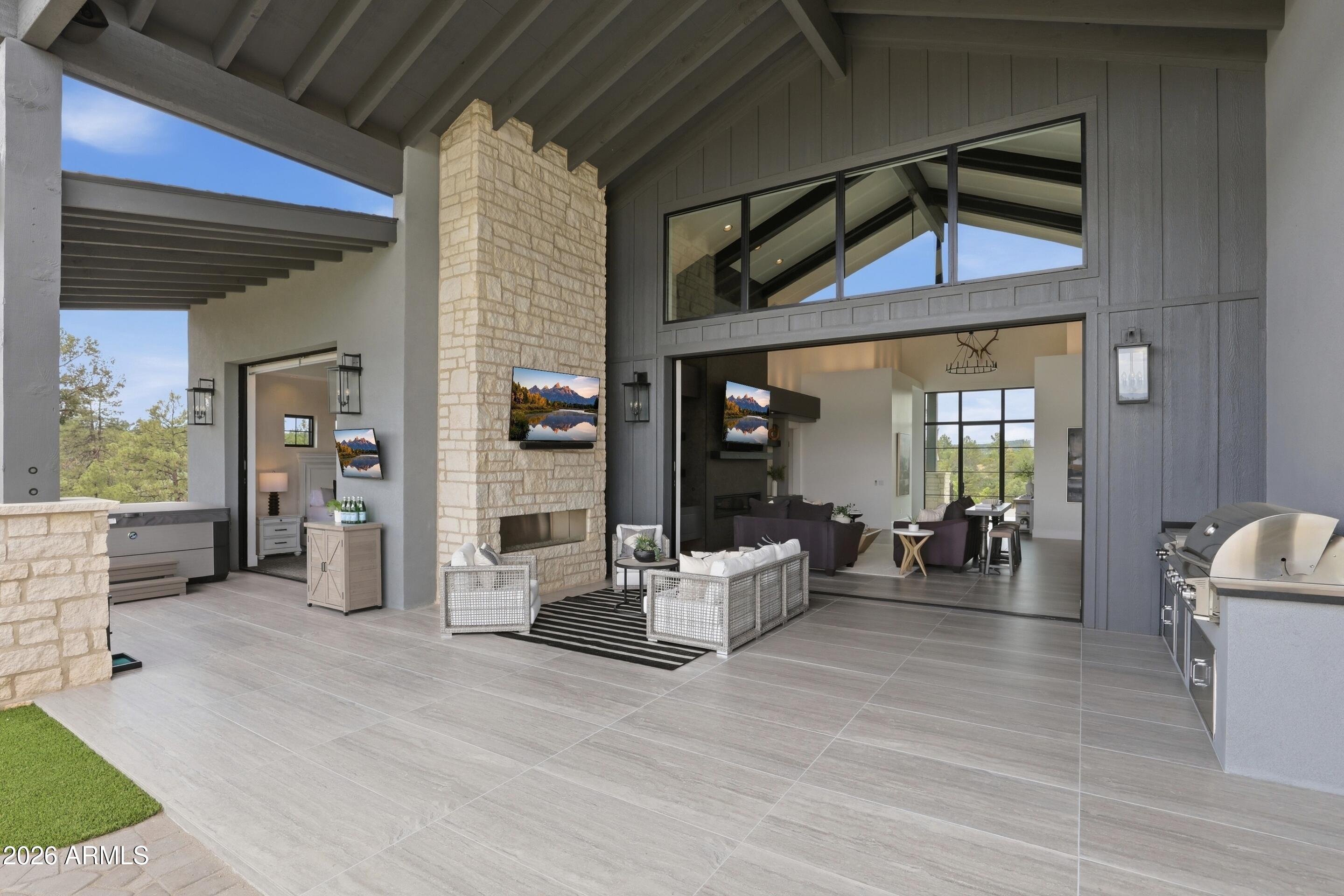 THE KNOLLS 2 - Residential