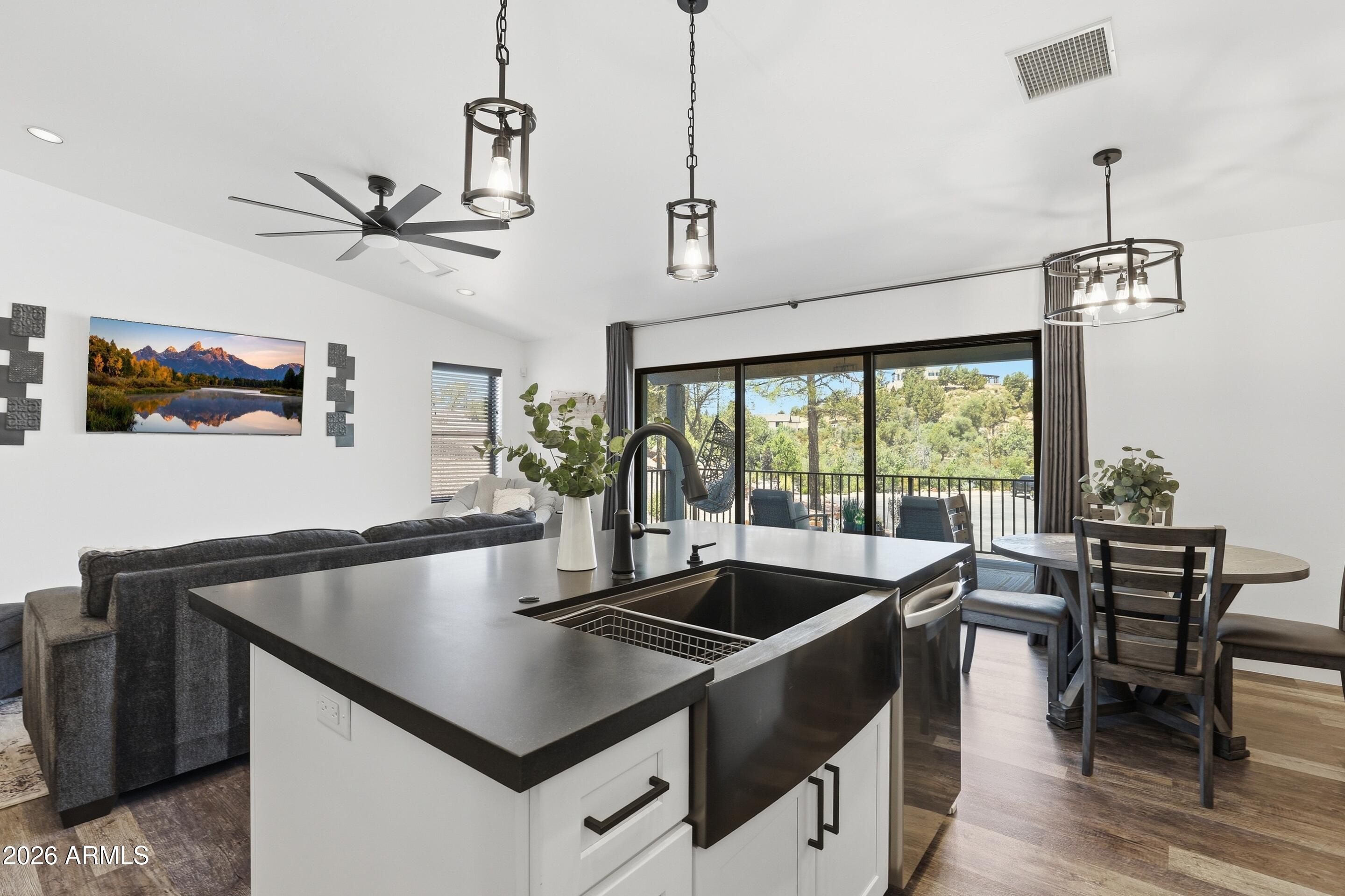 THE KNOLLS 2 - Residential