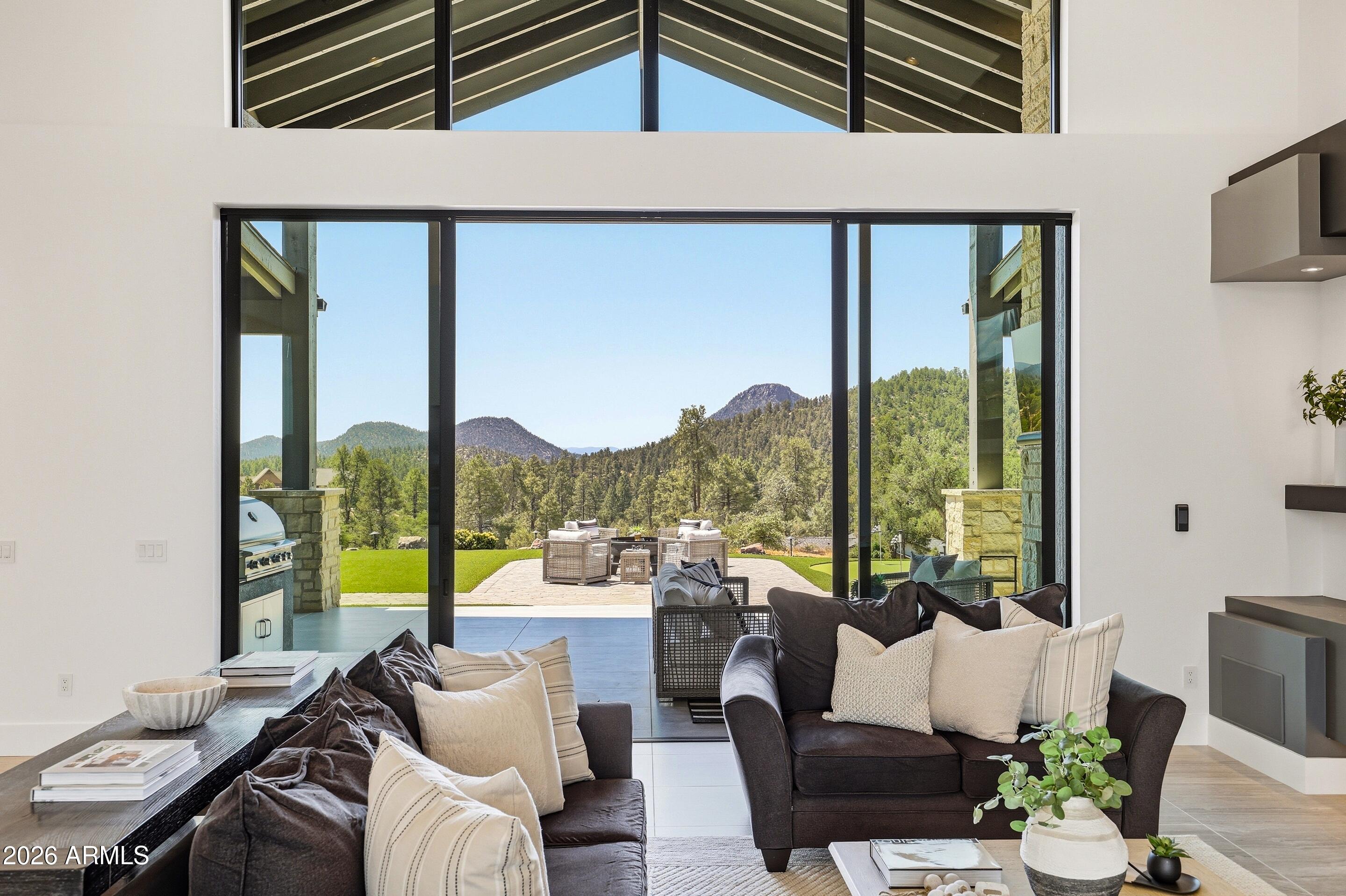 THE KNOLLS 2 - Residential