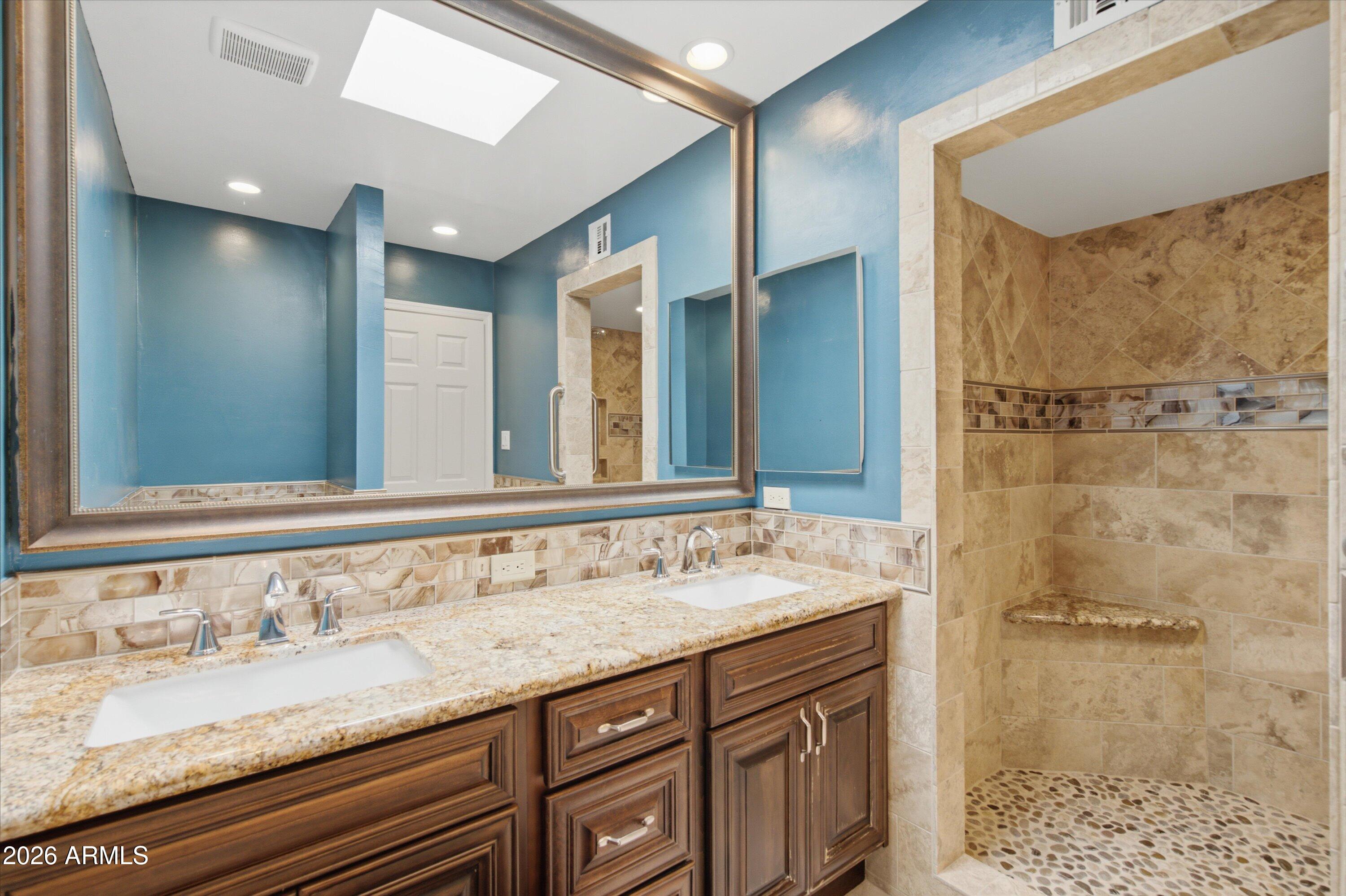 VILLA DEL ORO UNIT 2 - Residential