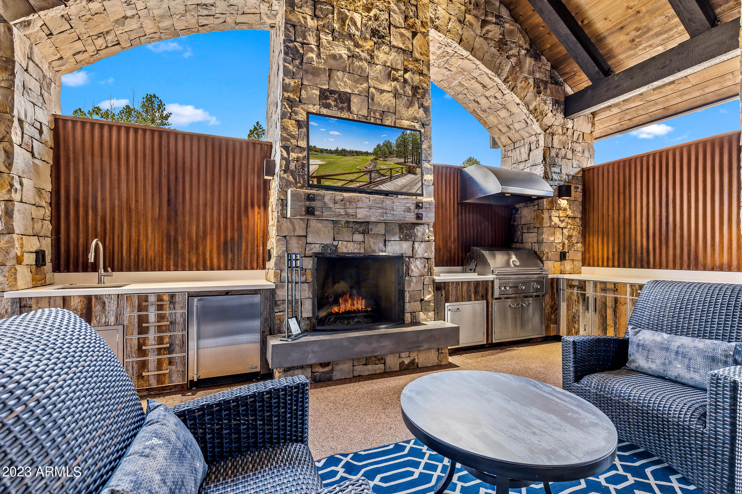 THE ESTATES AT PINE CANYON UNIT 1 LOT 42 - Residential