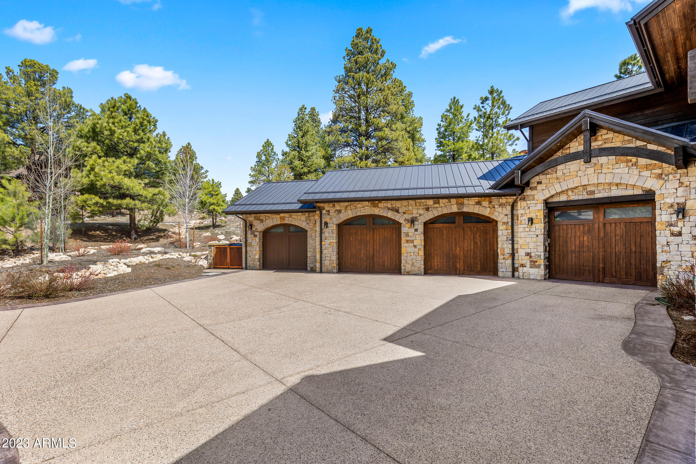 THE ESTATES AT PINE CANYON UNIT 1 LOT 42 - Residential