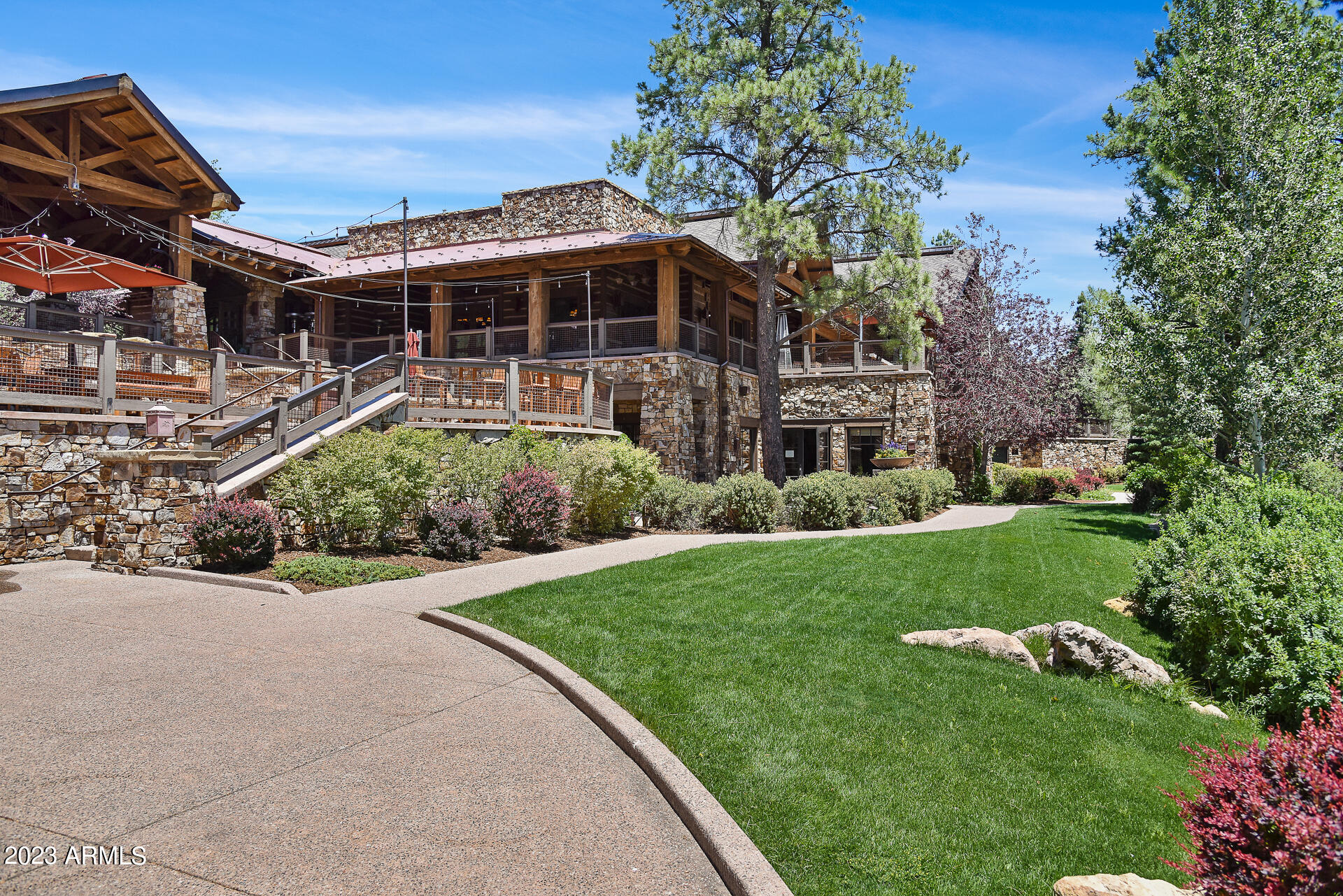 THE ESTATES AT PINE CANYON UNIT 1 LOT 42 - Residential