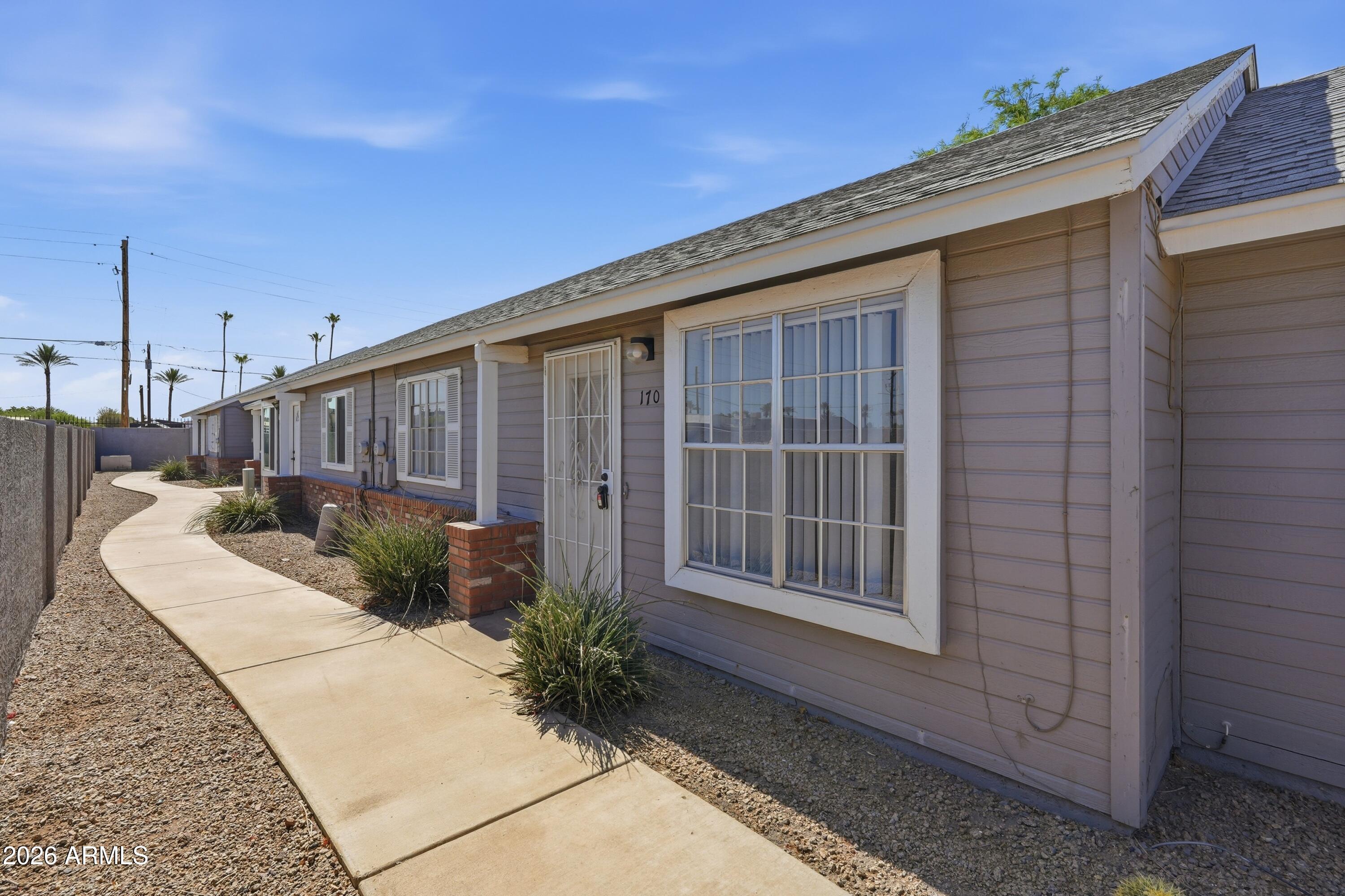 SHADOW OAK - Residential