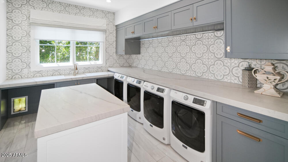 SANTAN LAKESIDE ESTATES AMD - Residential