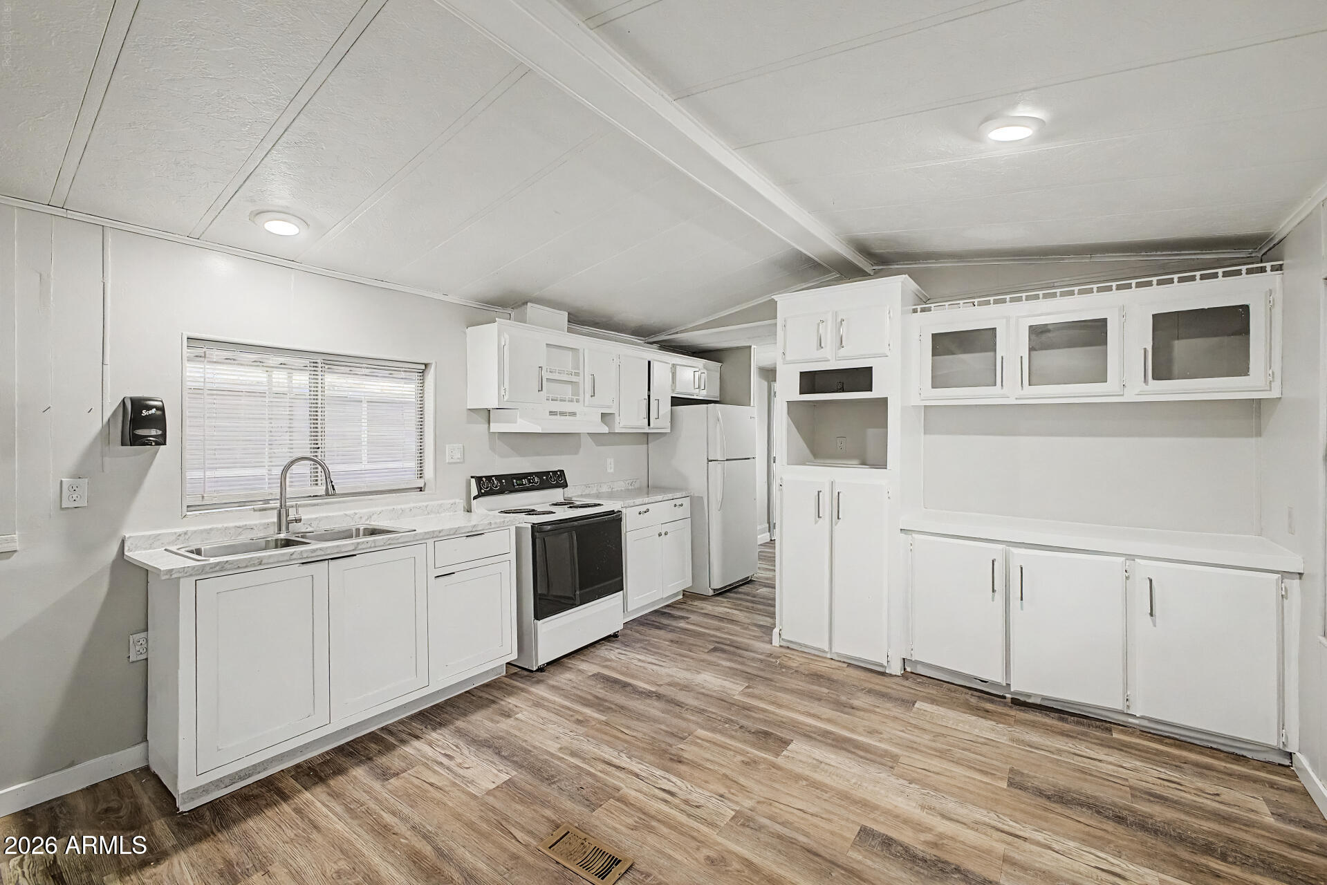 Paradise Groves Manufactured Home Park - Residential