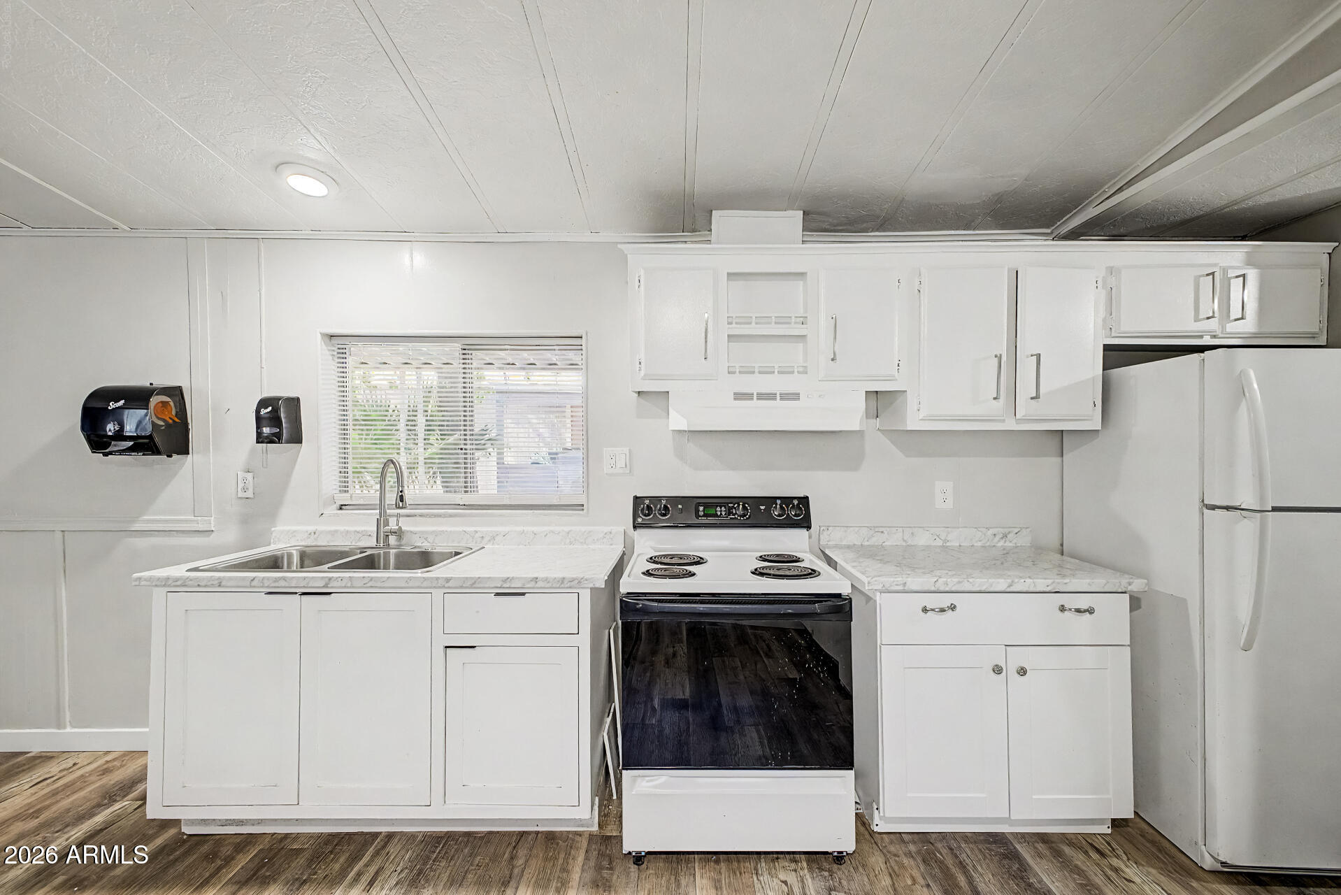 Paradise Groves Manufactured Home Park - Residential