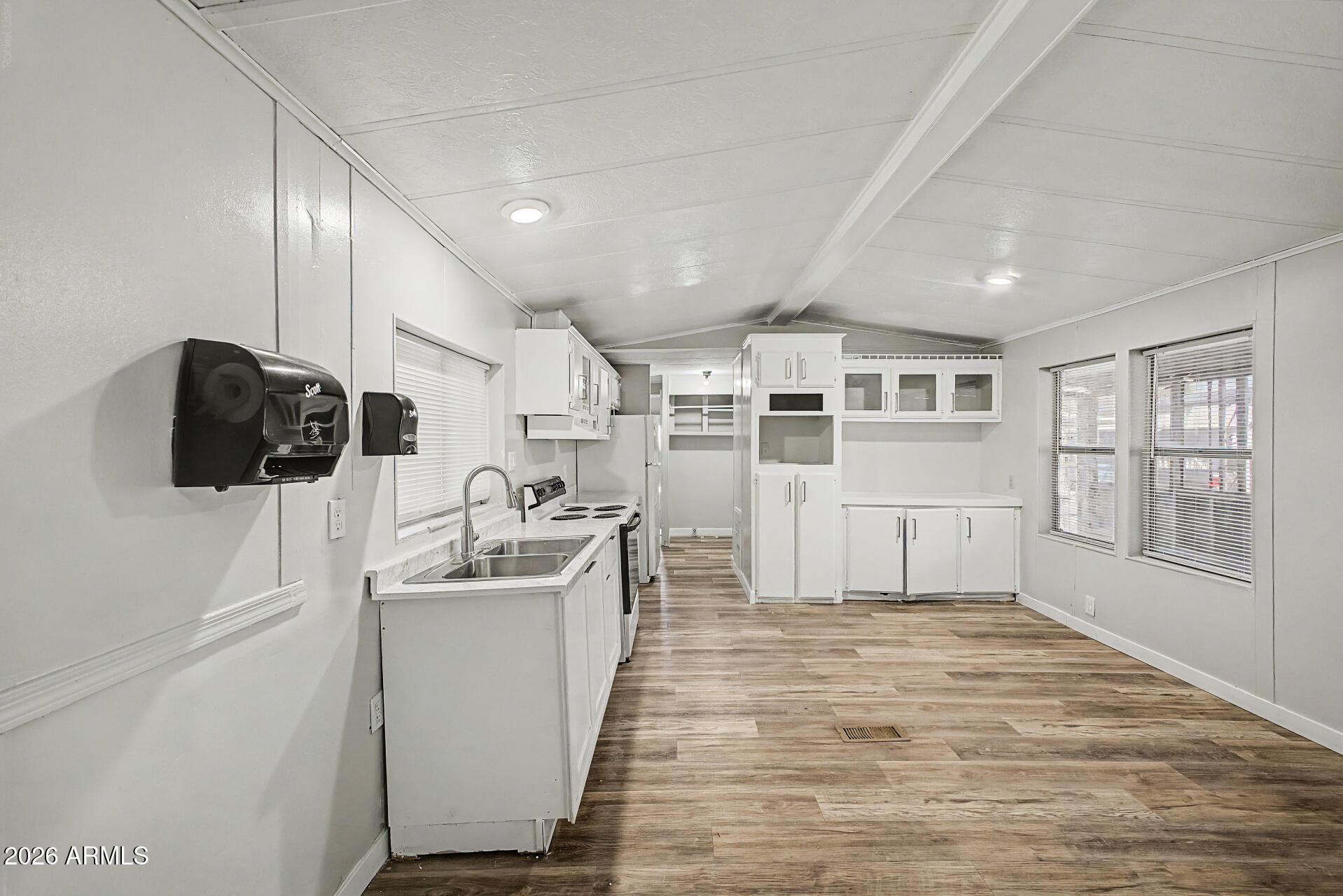 Paradise Groves Manufactured Home Park - Residential
