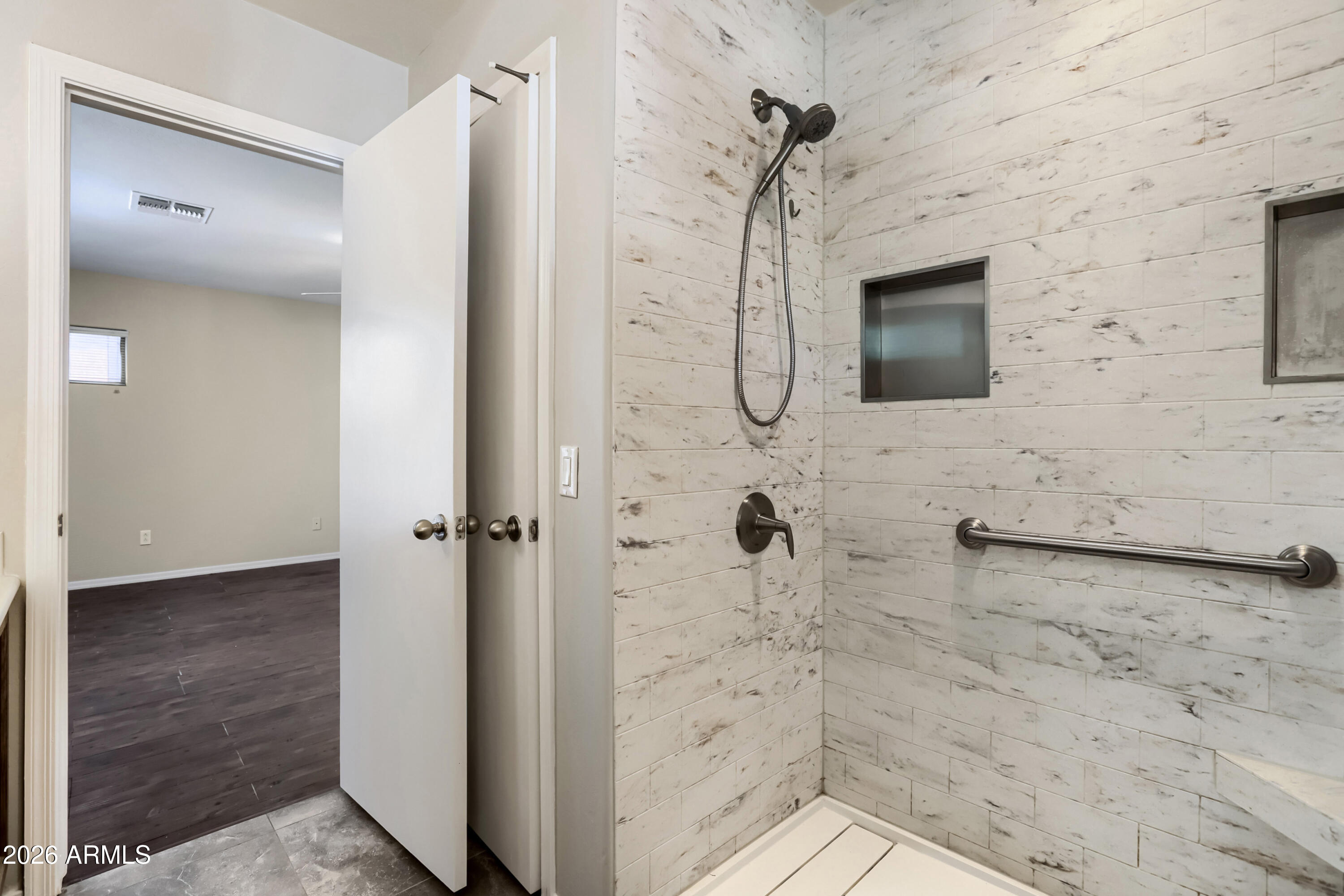 SENITA UNIT 1 - Residential