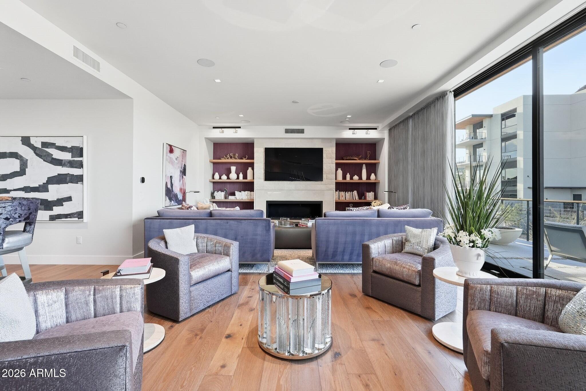 PHOENICIAN - Residential