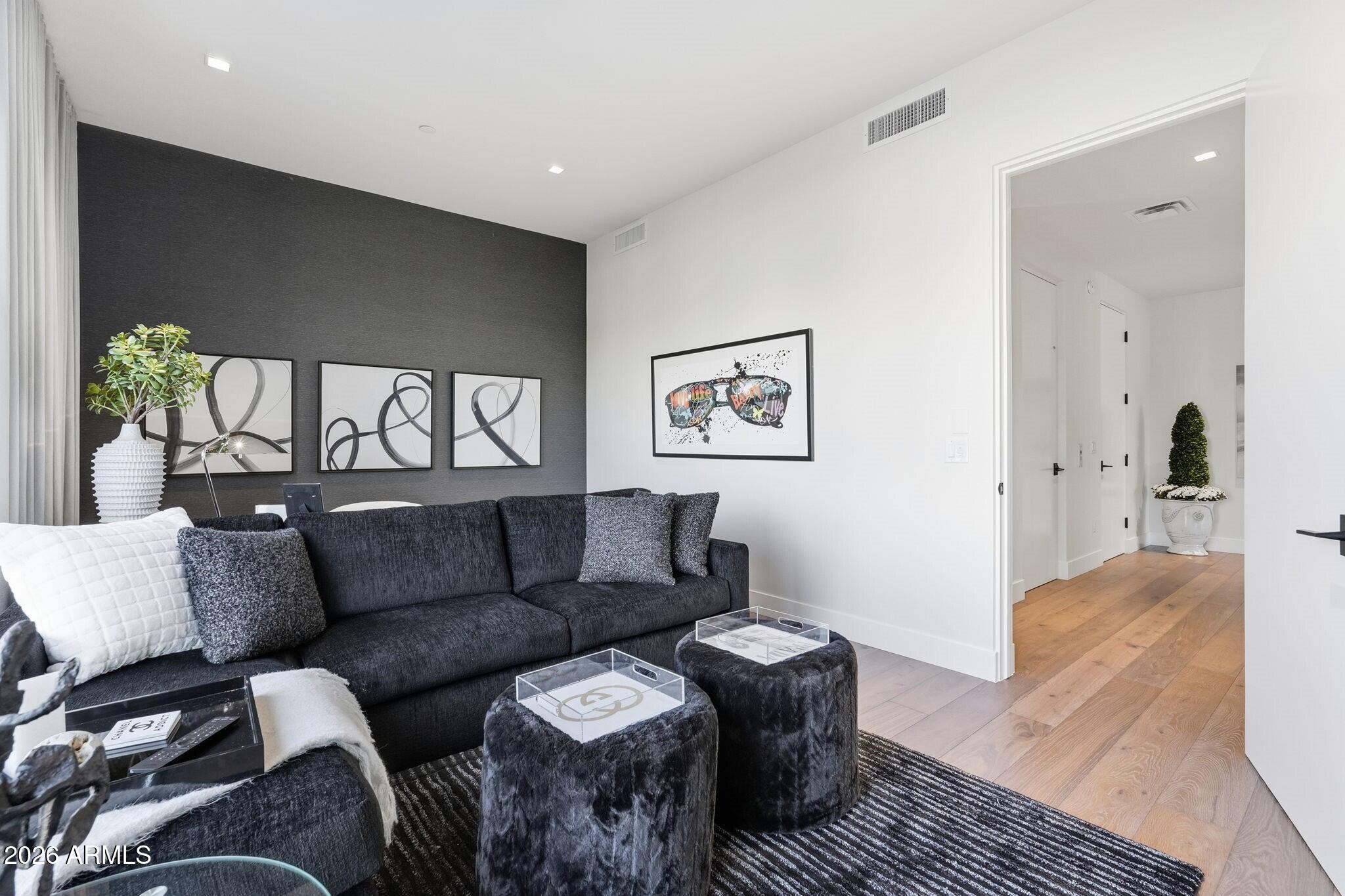 PHOENICIAN - Residential