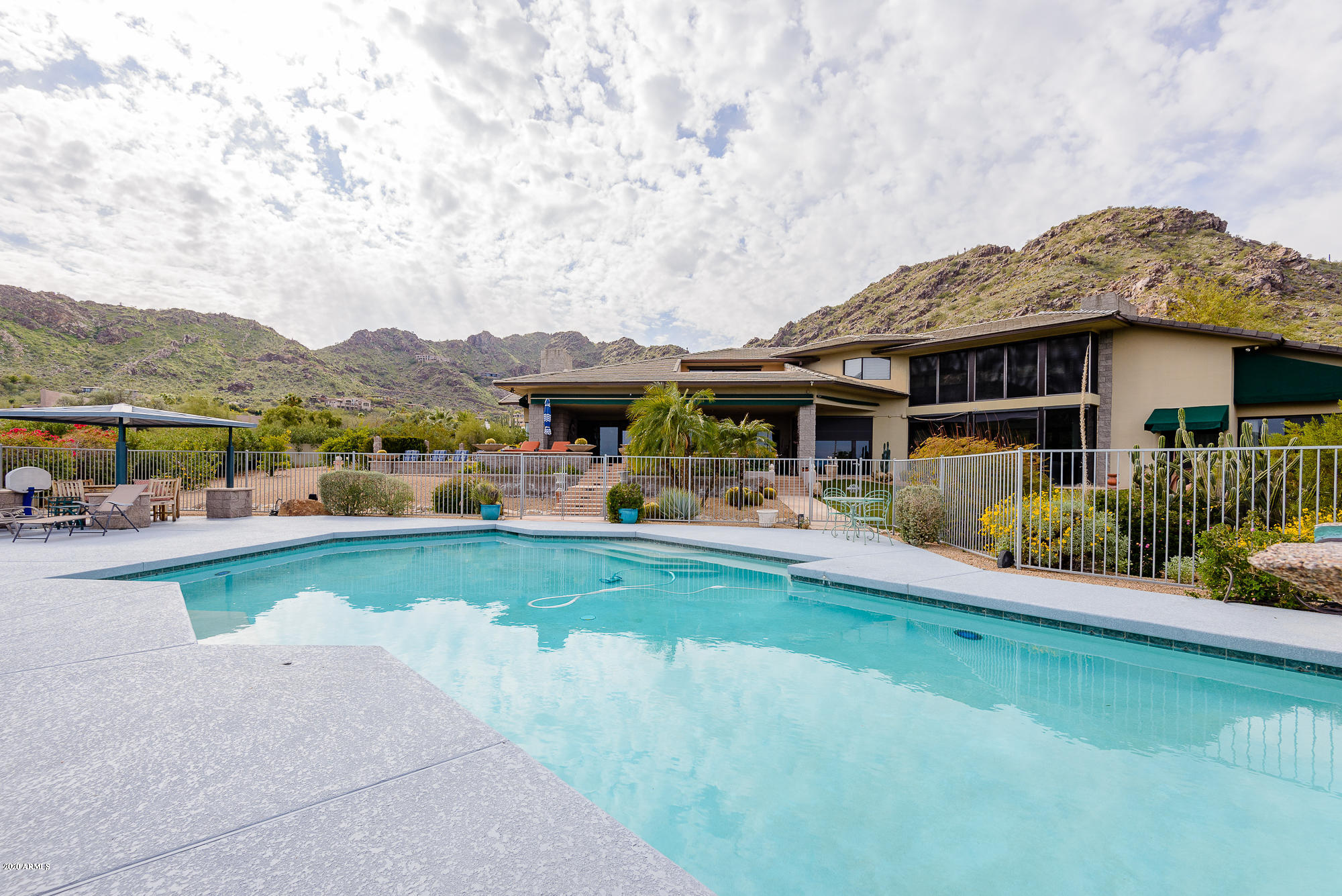 MUMMY MOUNTAIN PARK - Residential