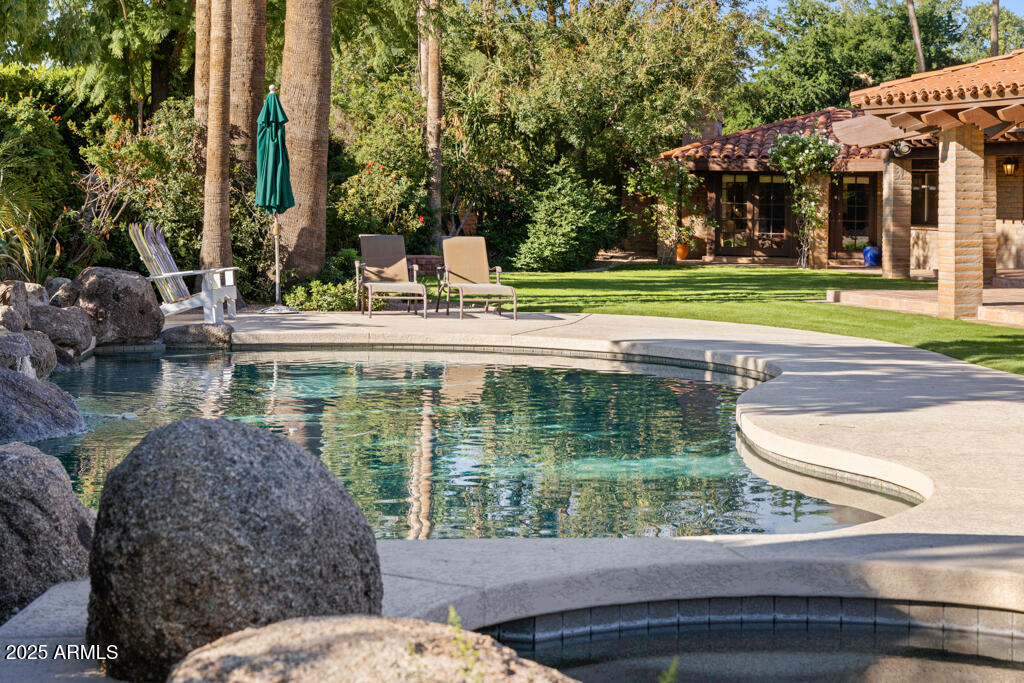 CAMELVIEW - Residential