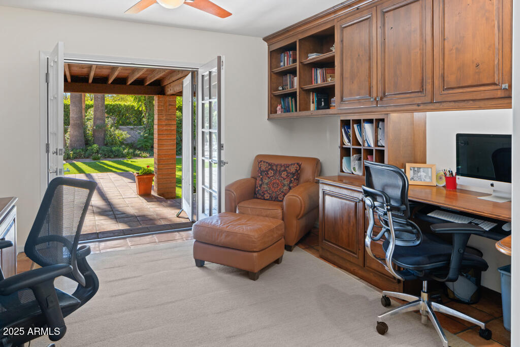 CAMELVIEW - Residential