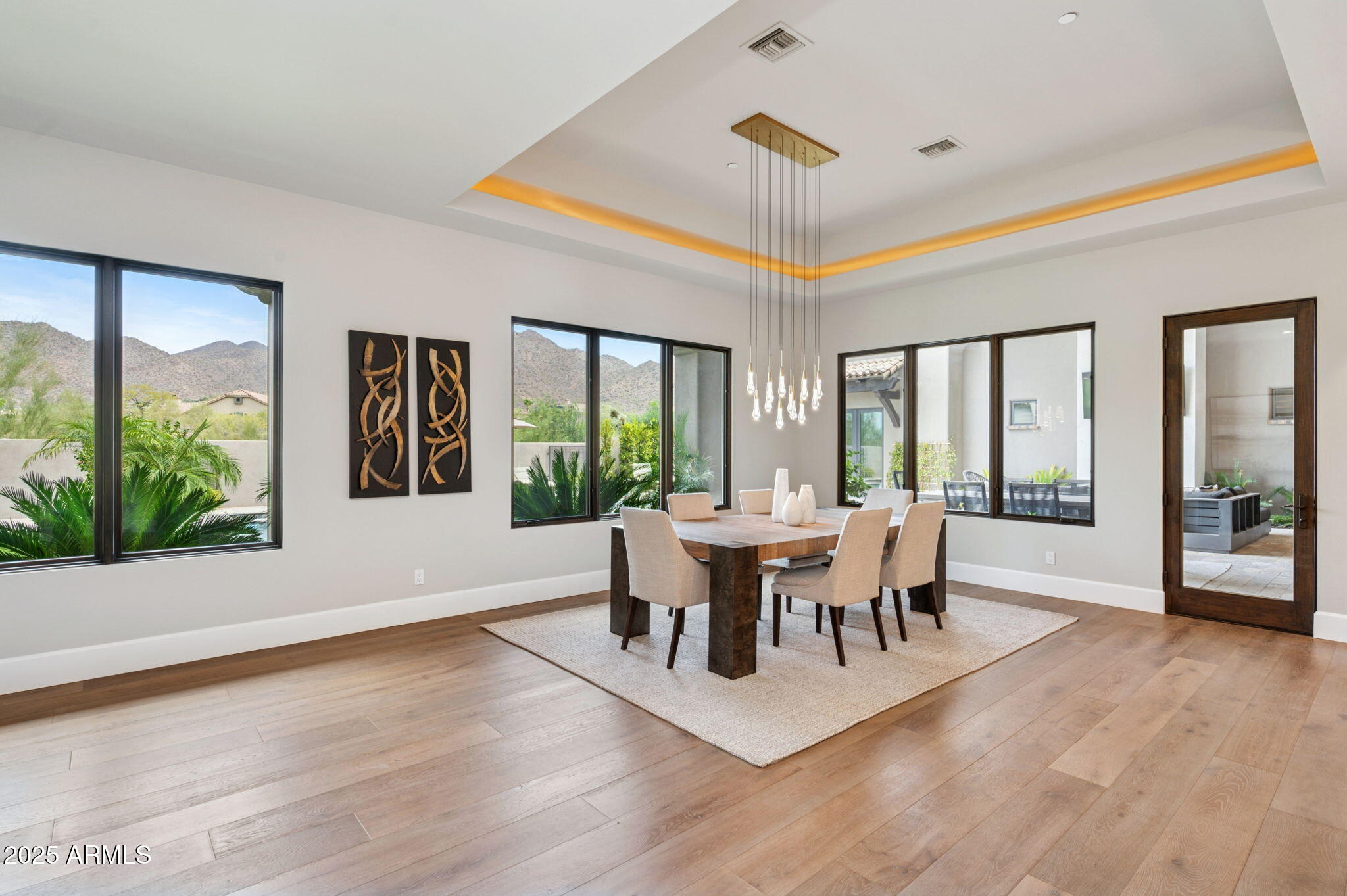 SIERRA HILLS - Residential