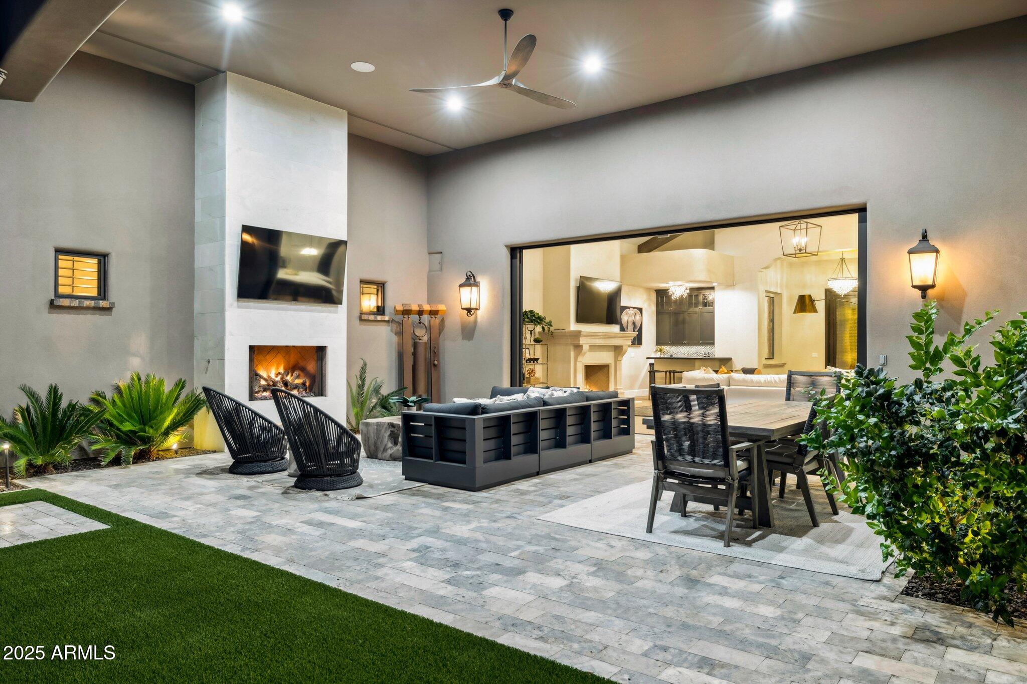 SIERRA HILLS - Residential
