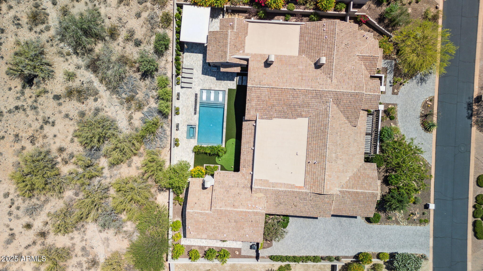 SIERRA HILLS - Residential