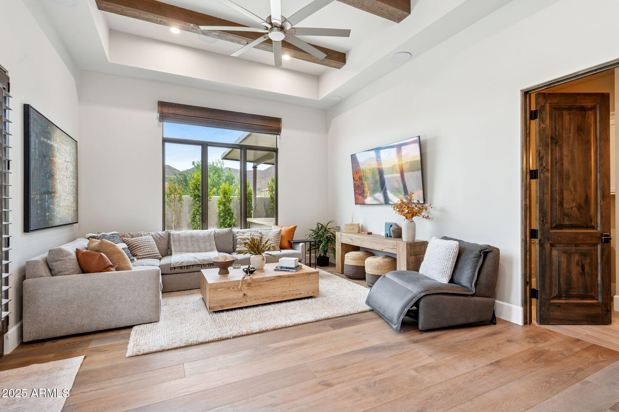SIERRA HILLS - Residential