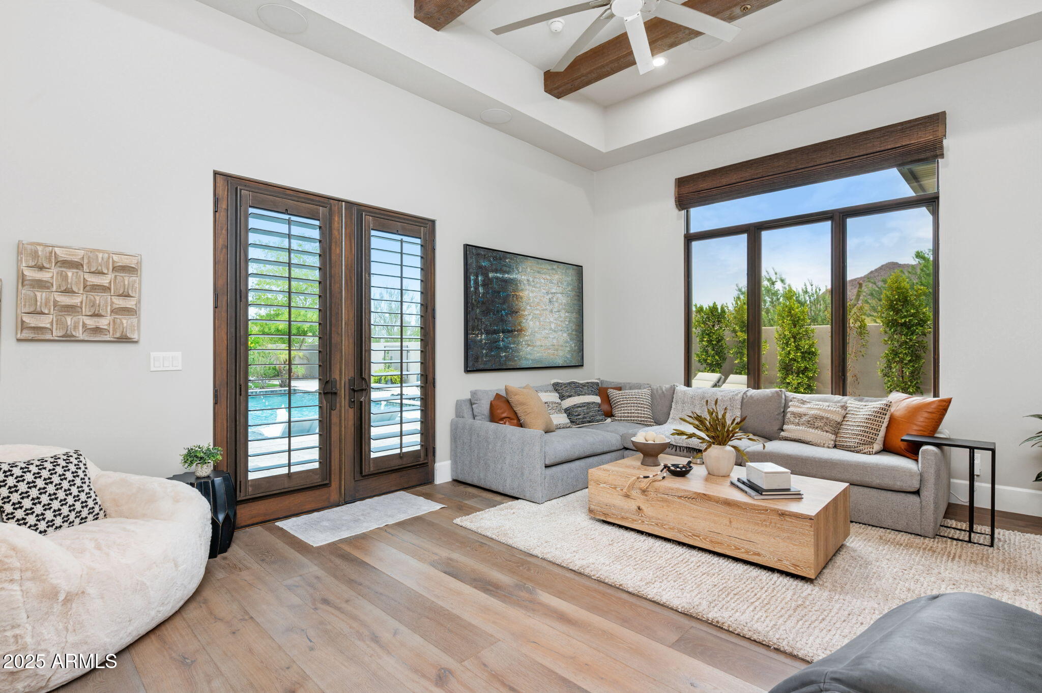 SIERRA HILLS - Residential