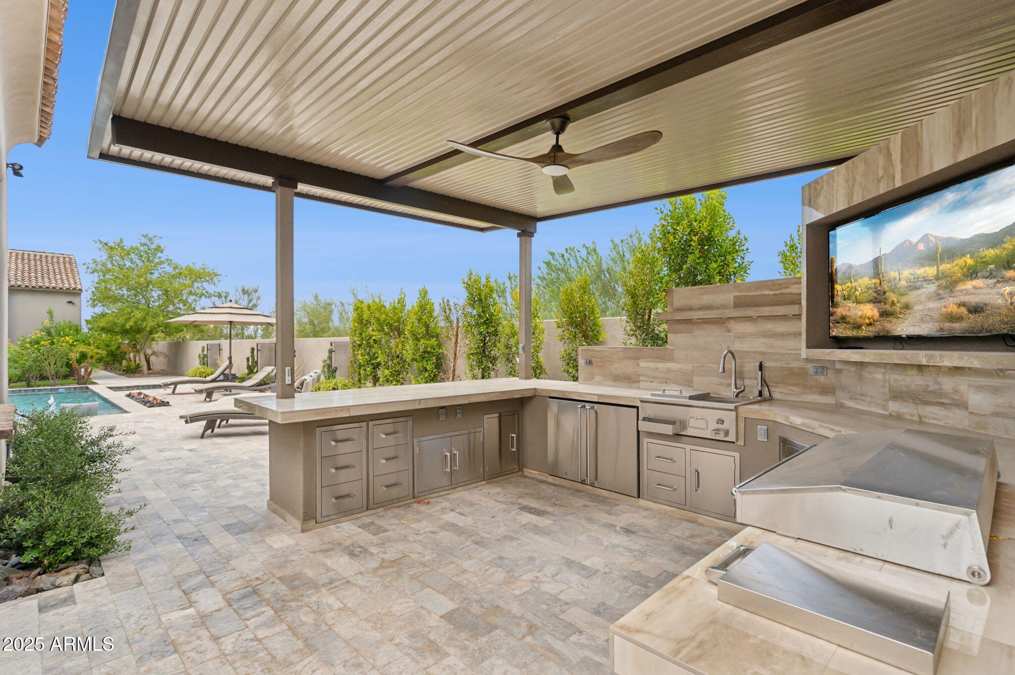 SIERRA HILLS - Residential