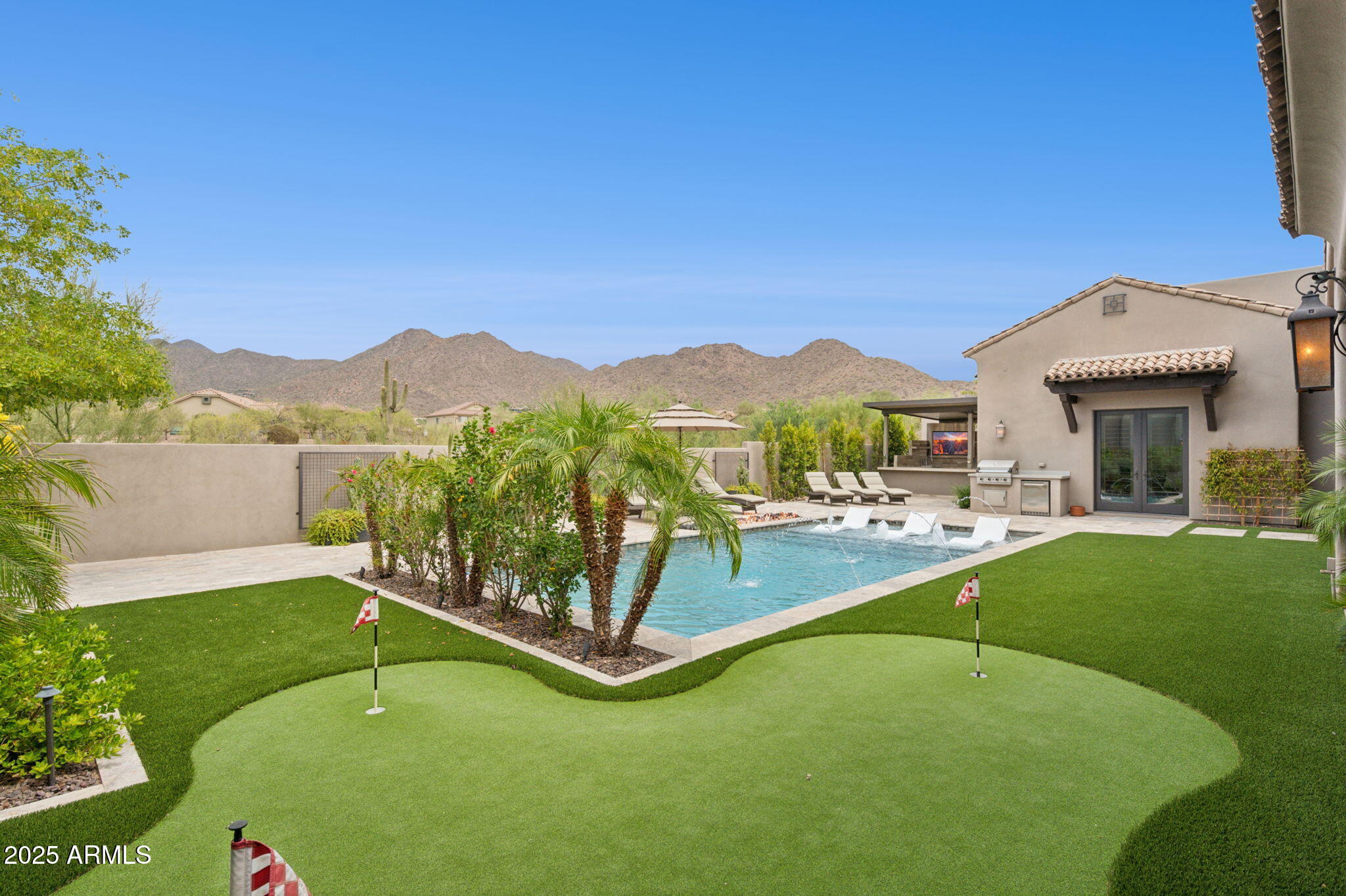 SIERRA HILLS - Residential