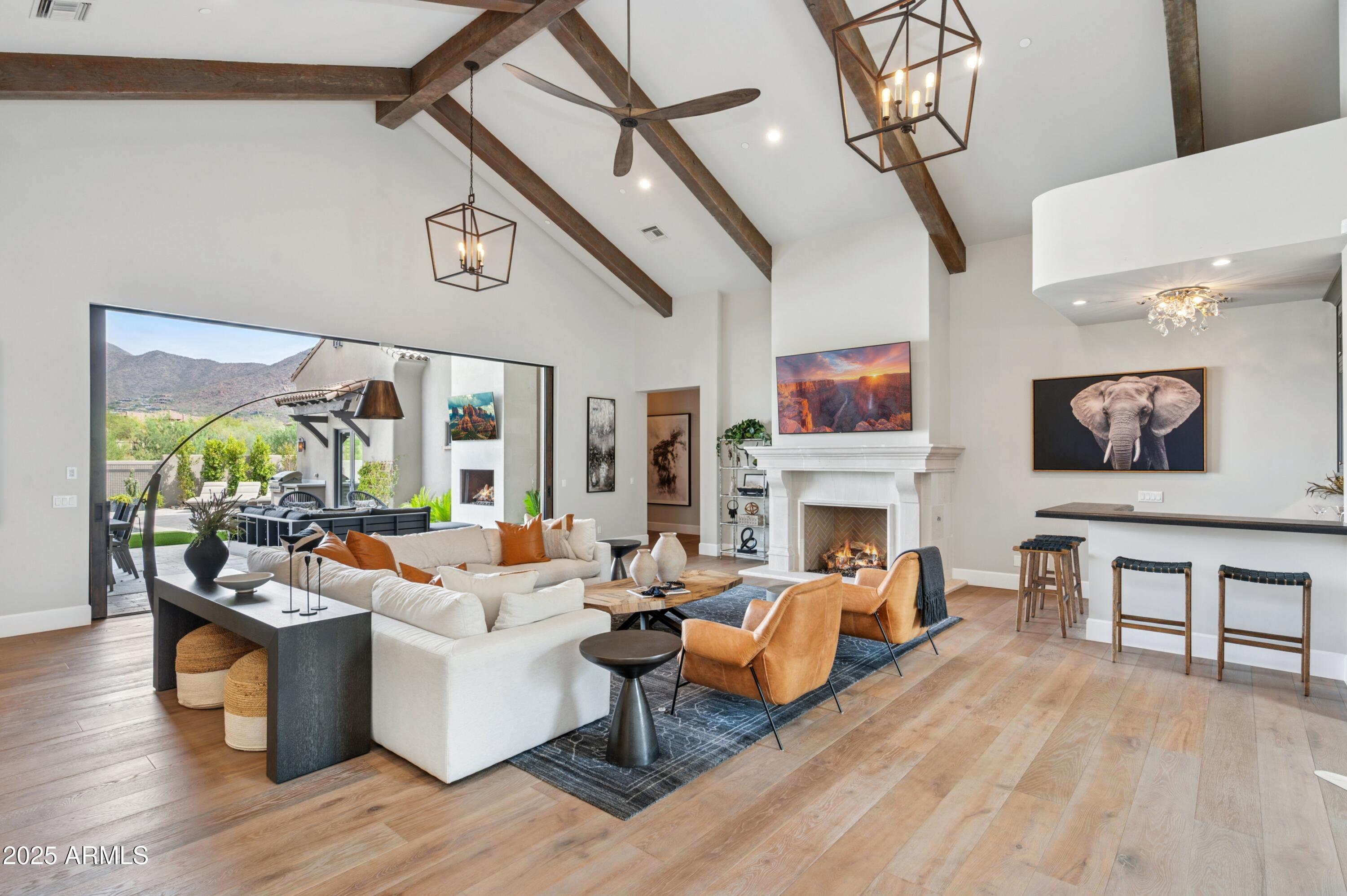 SIERRA HILLS - Residential