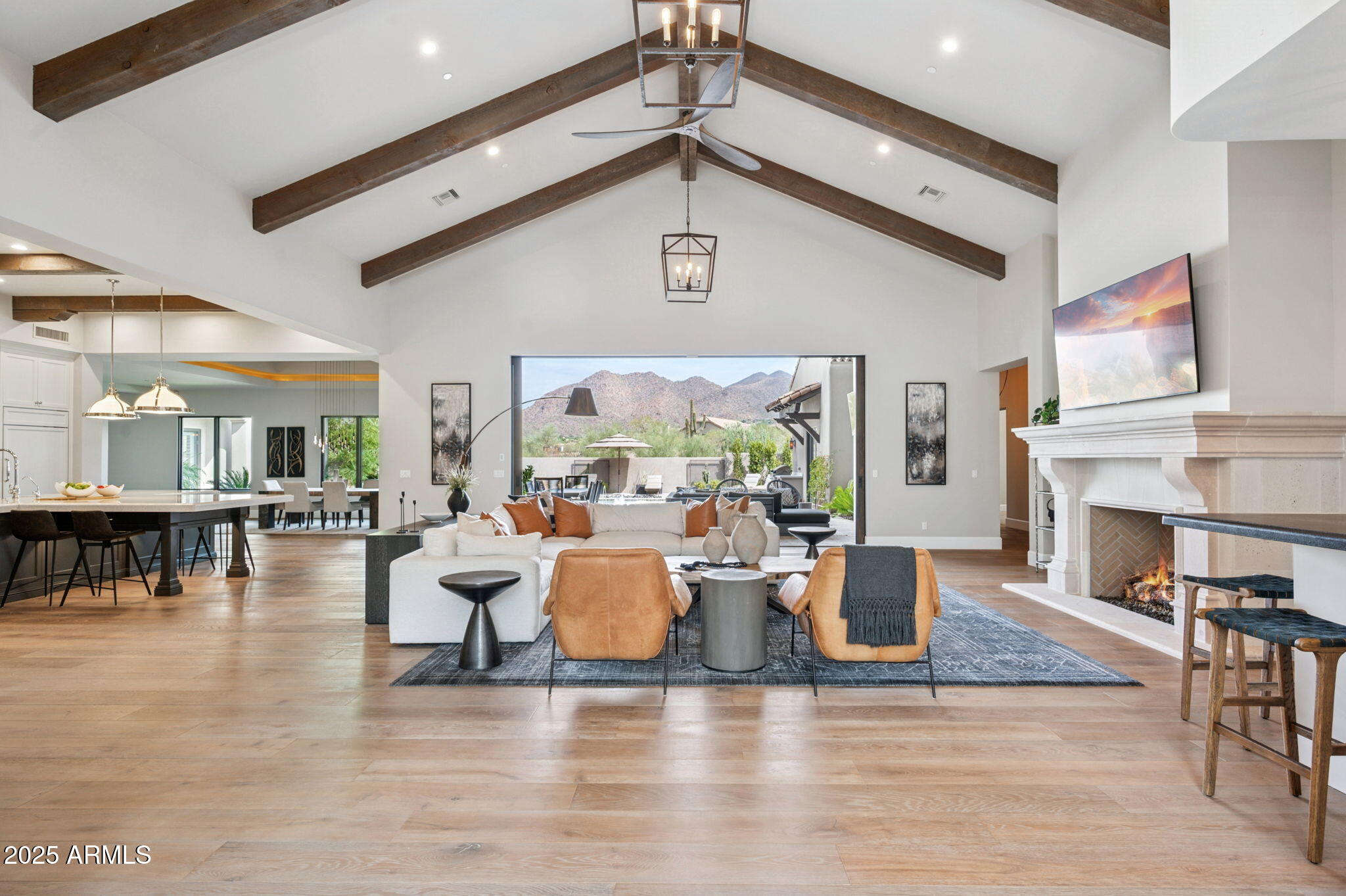SIERRA HILLS - Residential