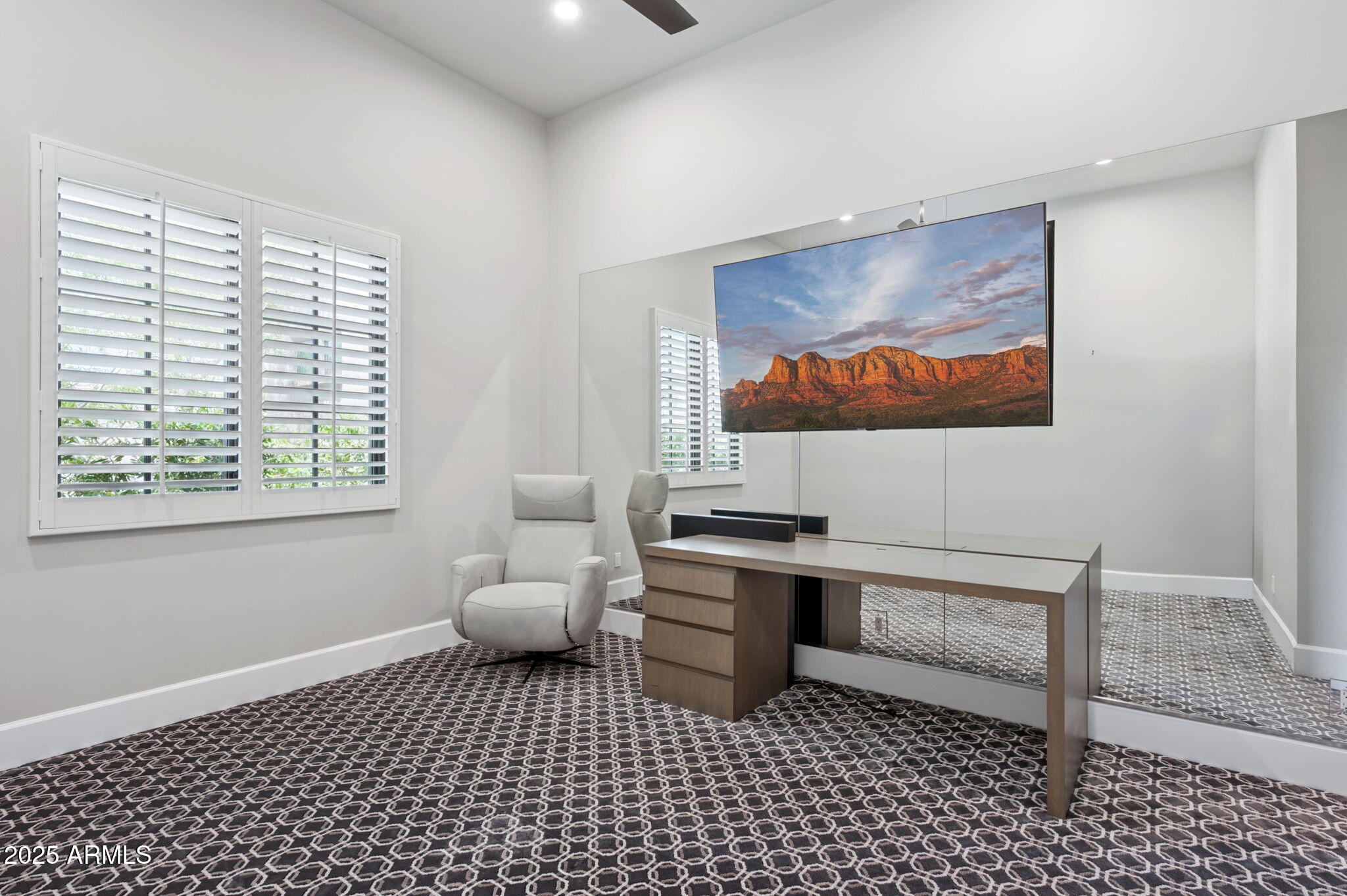 SIERRA HILLS - Residential