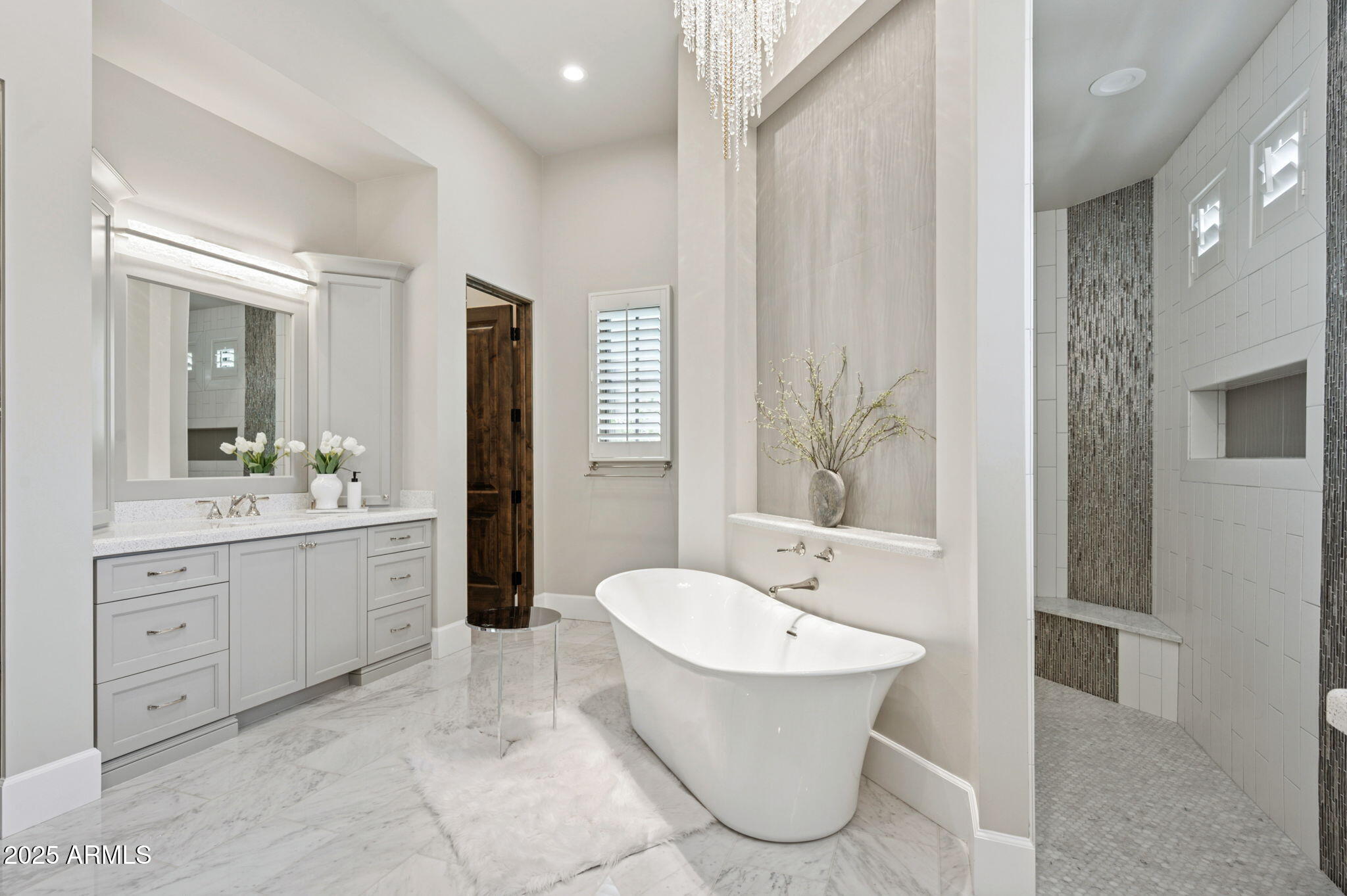 SIERRA HILLS - Residential