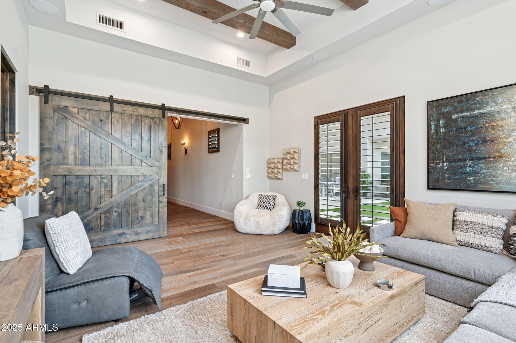 SIERRA HILLS - Residential
