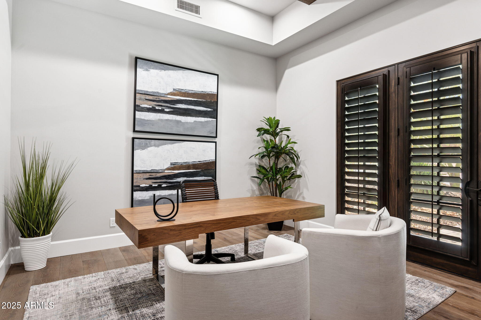SIERRA HILLS - Residential