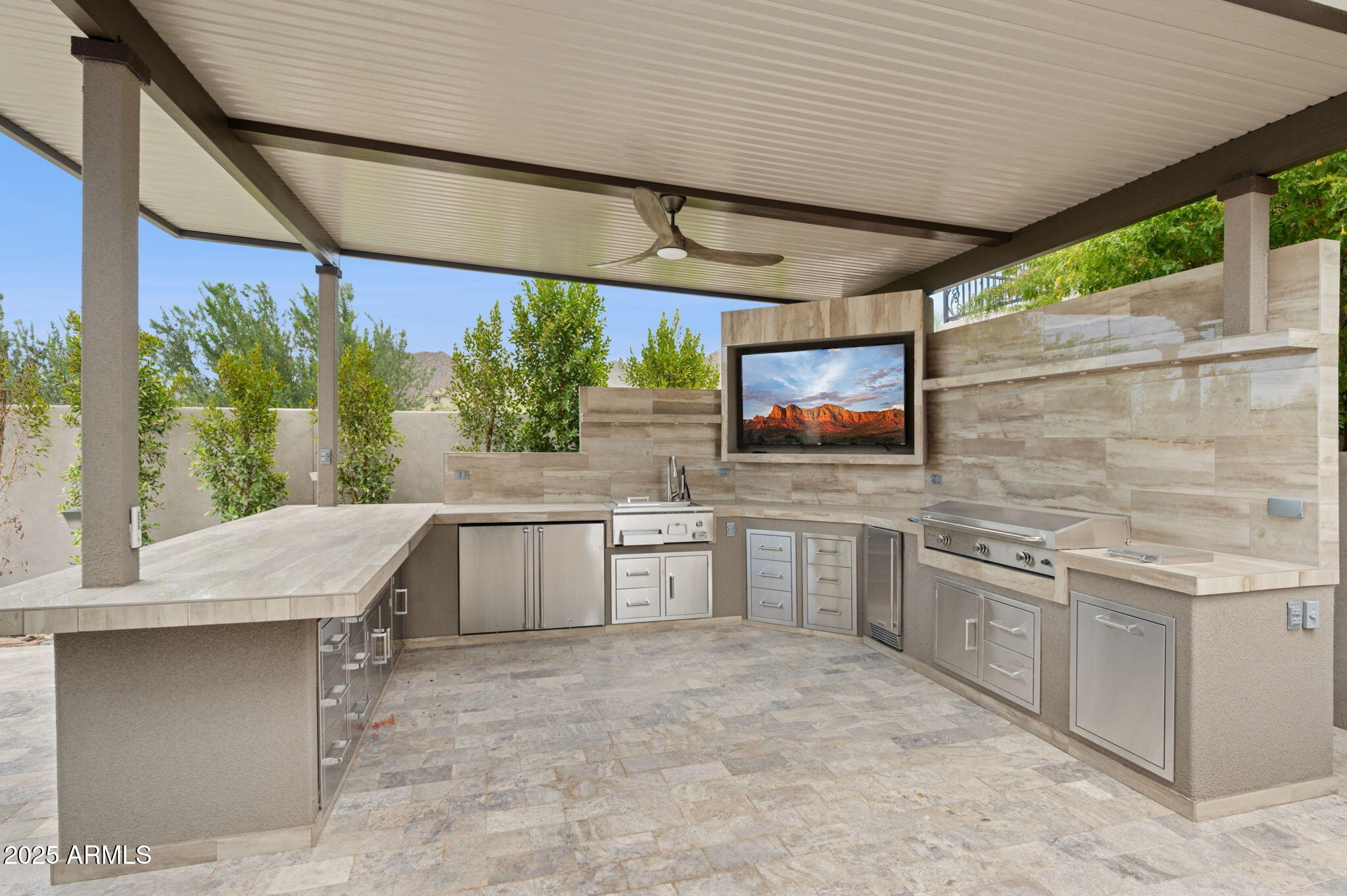 SIERRA HILLS - Residential