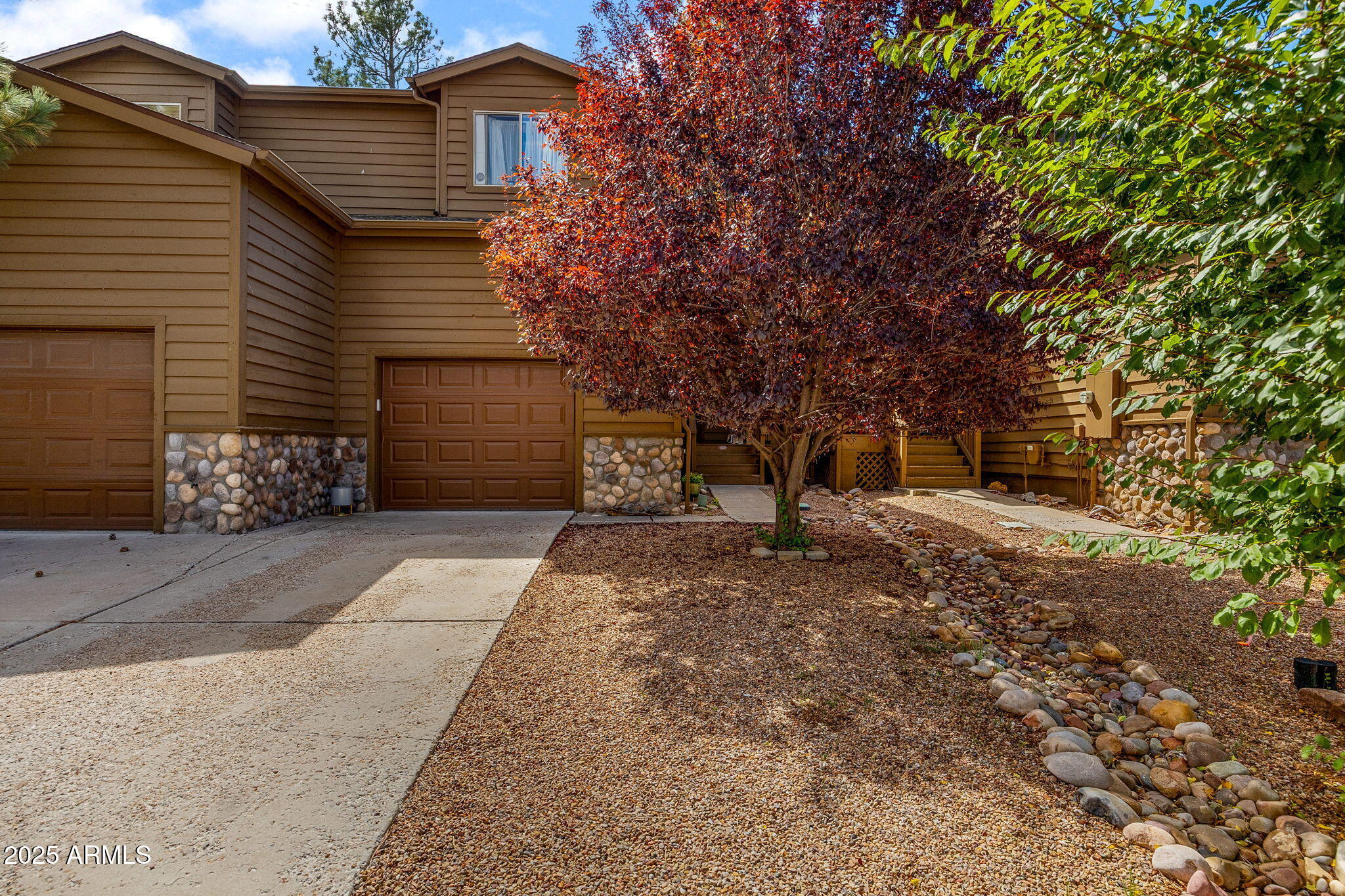 STARLIGHT RIDGE ESTATES TOWNHOUSES UNIT 1 - Residential
