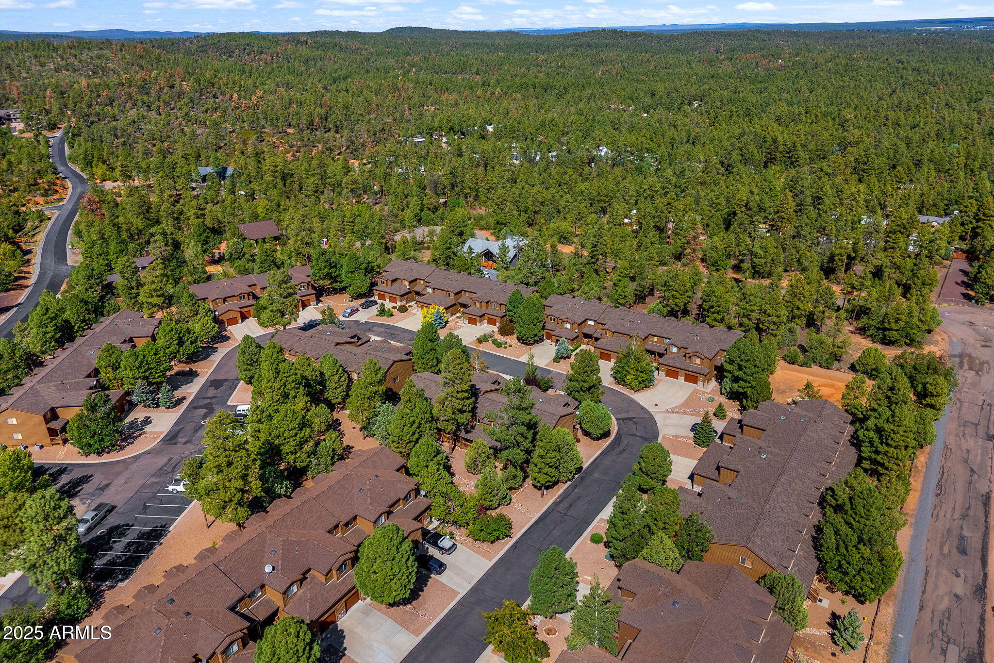 STARLIGHT RIDGE ESTATES TOWNHOUSES UNIT 1 - Residential