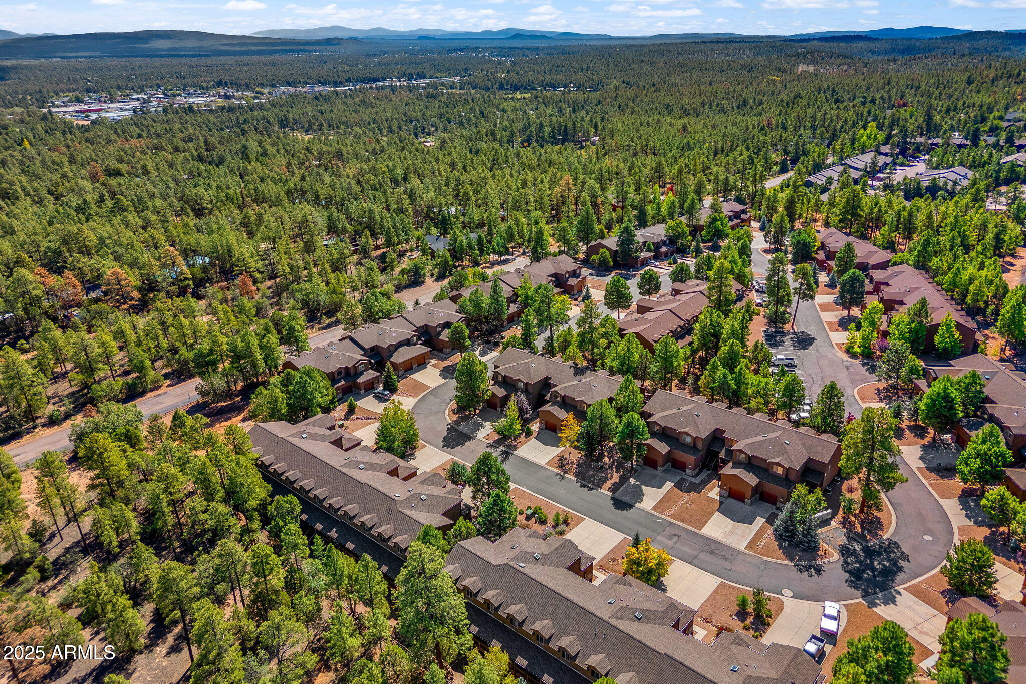 STARLIGHT RIDGE ESTATES TOWNHOUSES UNIT 1 - Residential