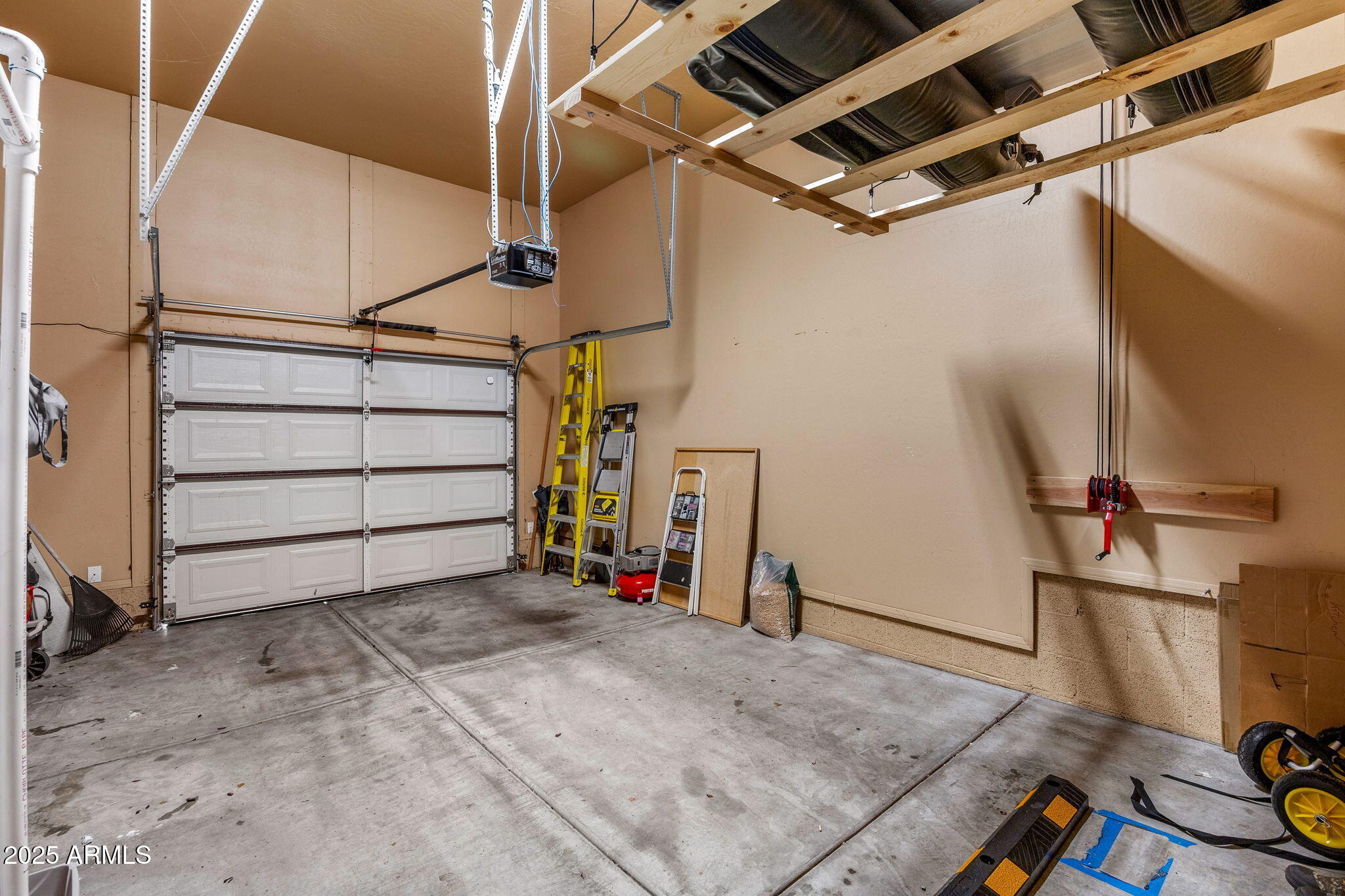 STARLIGHT RIDGE ESTATES TOWNHOUSES UNIT 1 - Residential