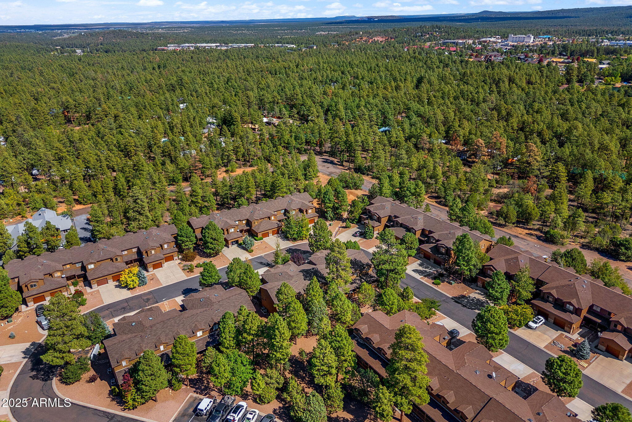 STARLIGHT RIDGE ESTATES TOWNHOUSES UNIT 1 - Residential