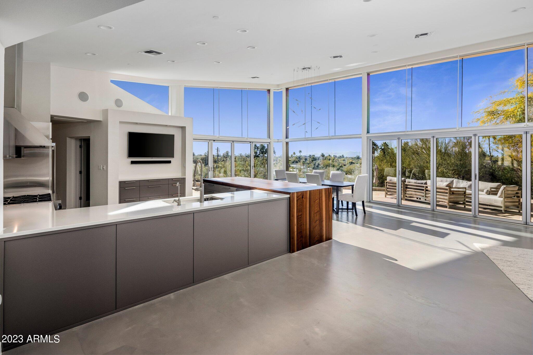 CAMELBACK FOOTHILLS - Residential